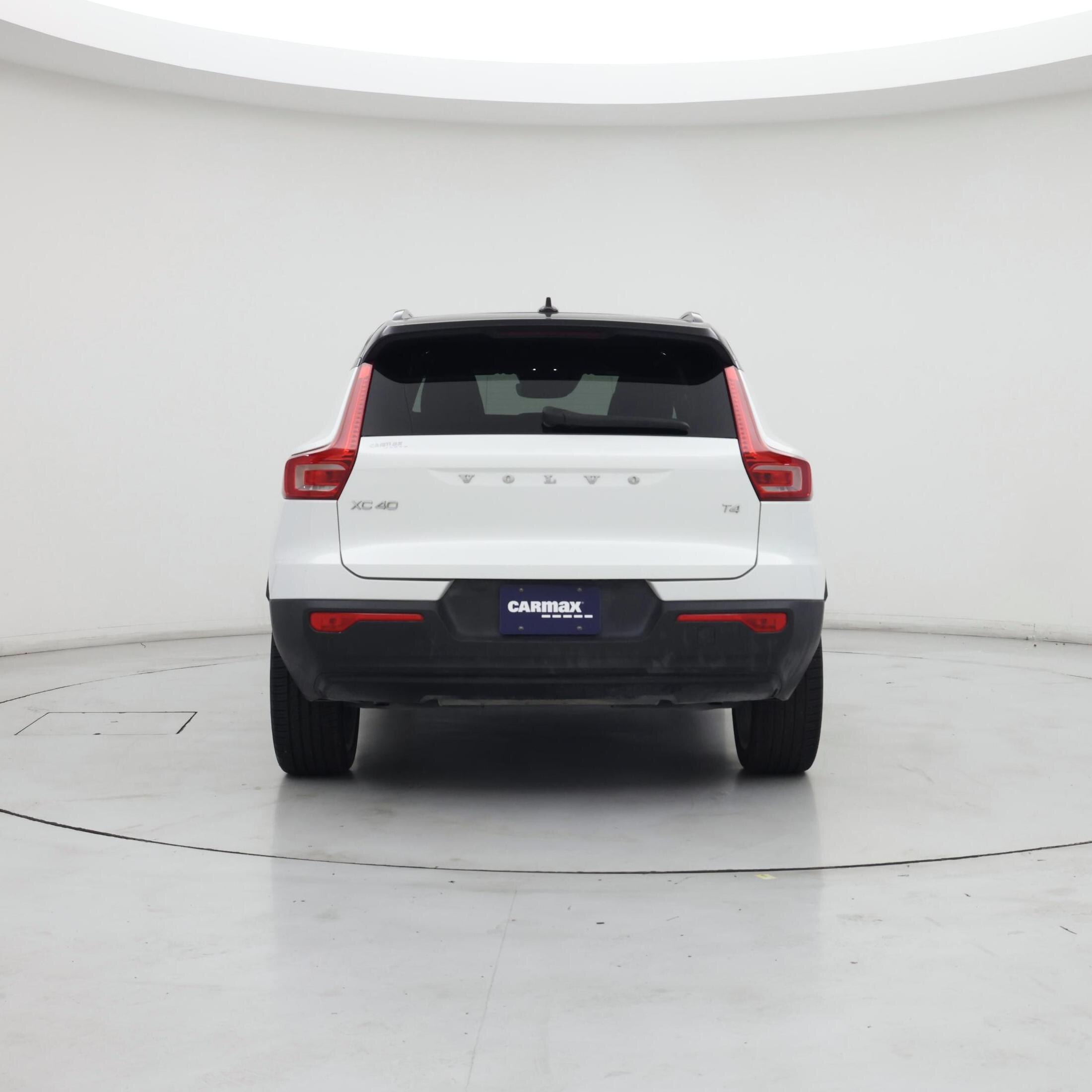 Thumbnail: 2022 Volvo XC40 - 6