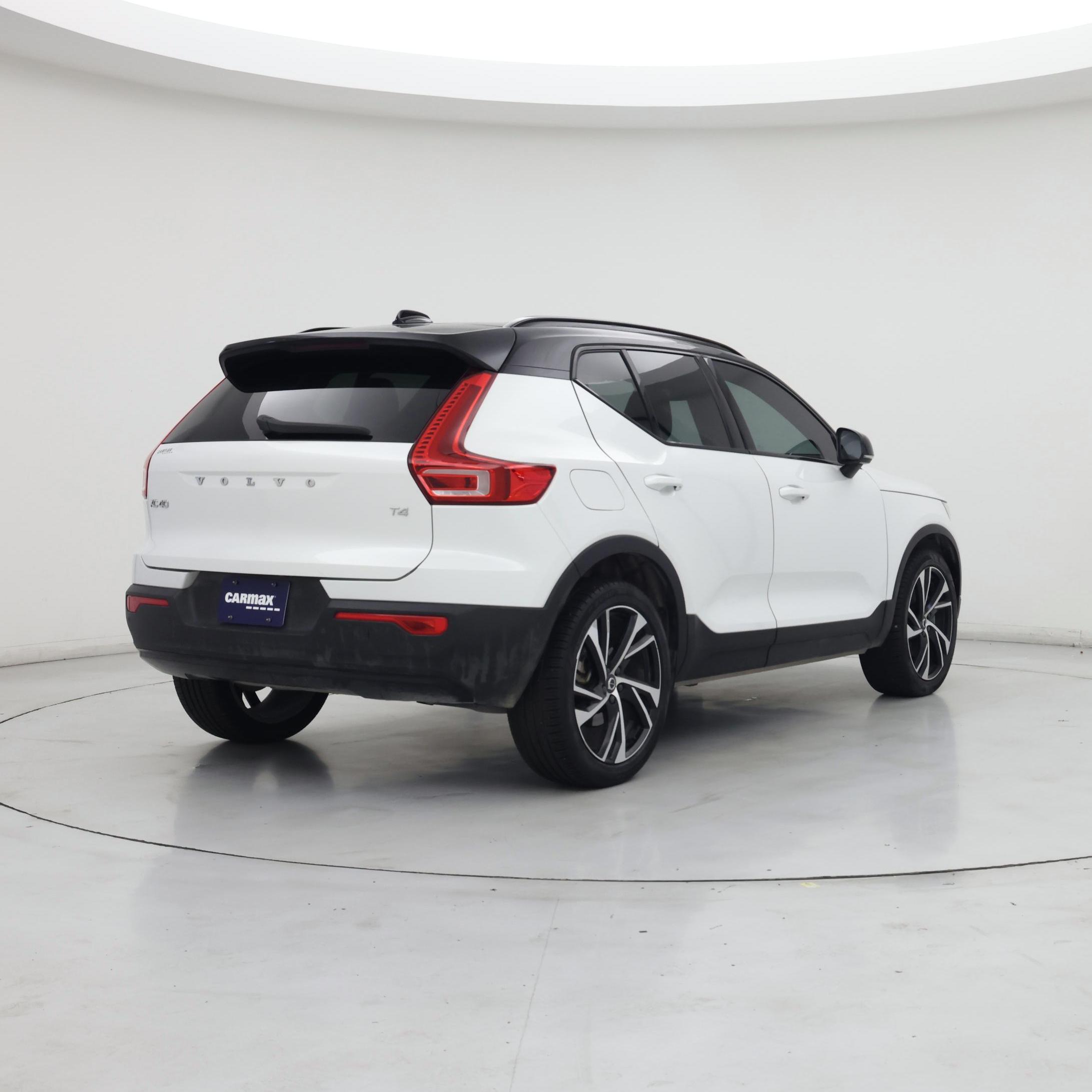 Thumbnail: 2022 Volvo XC40 - 8