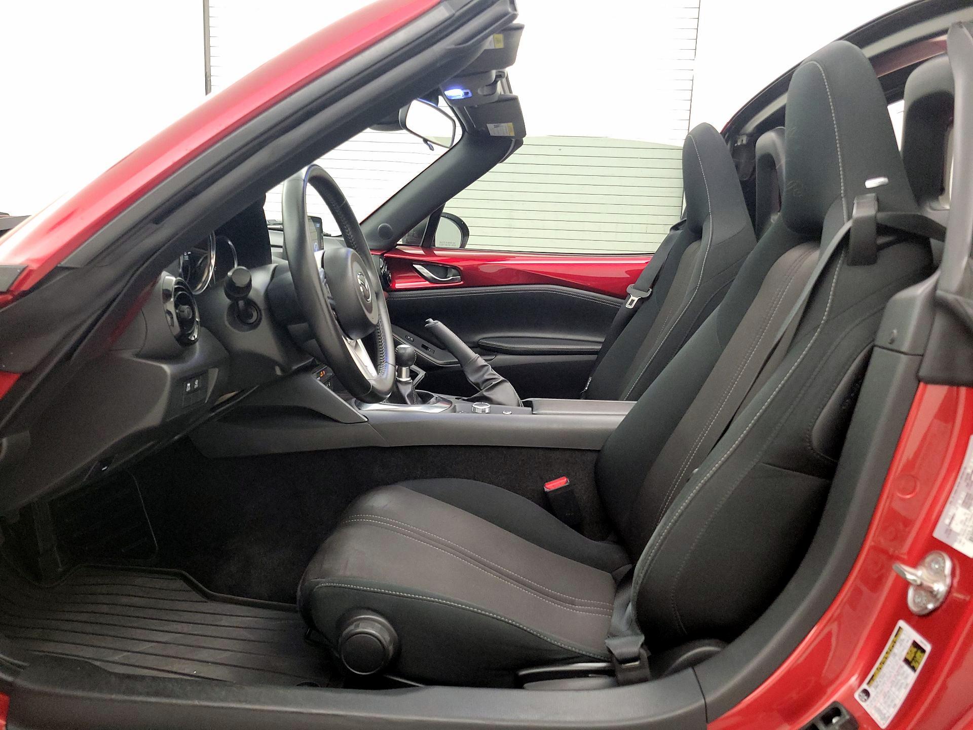 Thumbnail: 2020 Mazda MX-5 Miata - 11