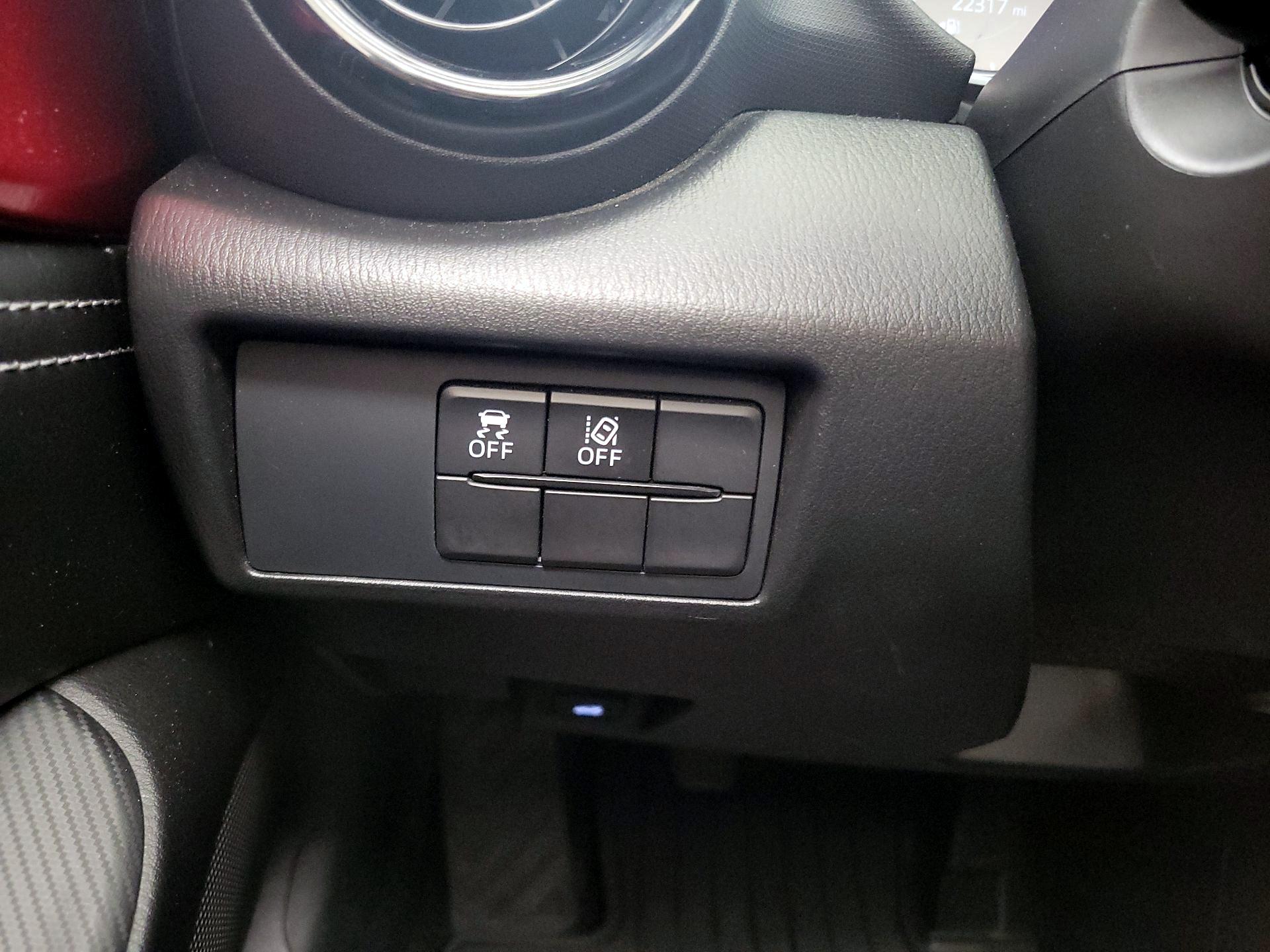 Thumbnail: 2020 Mazda MX-5 Miata - 13