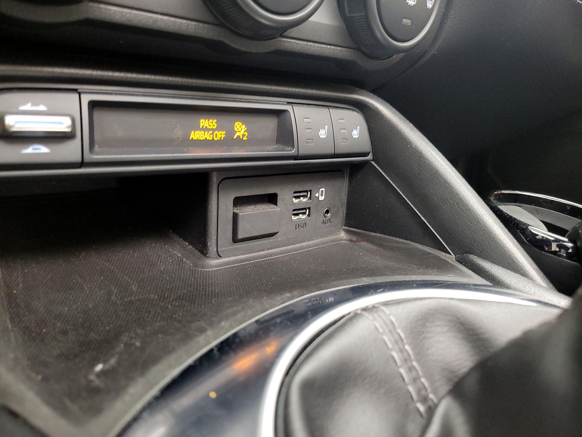 Thumbnail: 2020 Mazda MX-5 Miata - 18