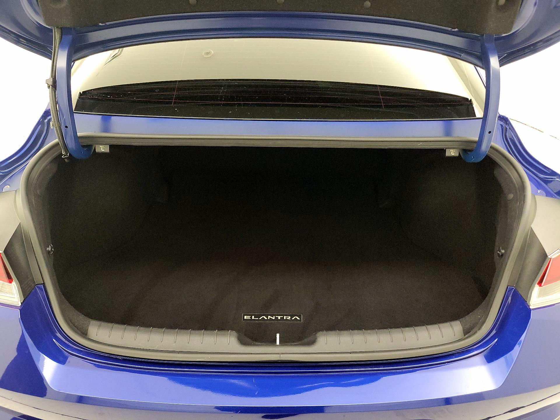 Thumbnail: 2023 Hyundai Elantra - 20