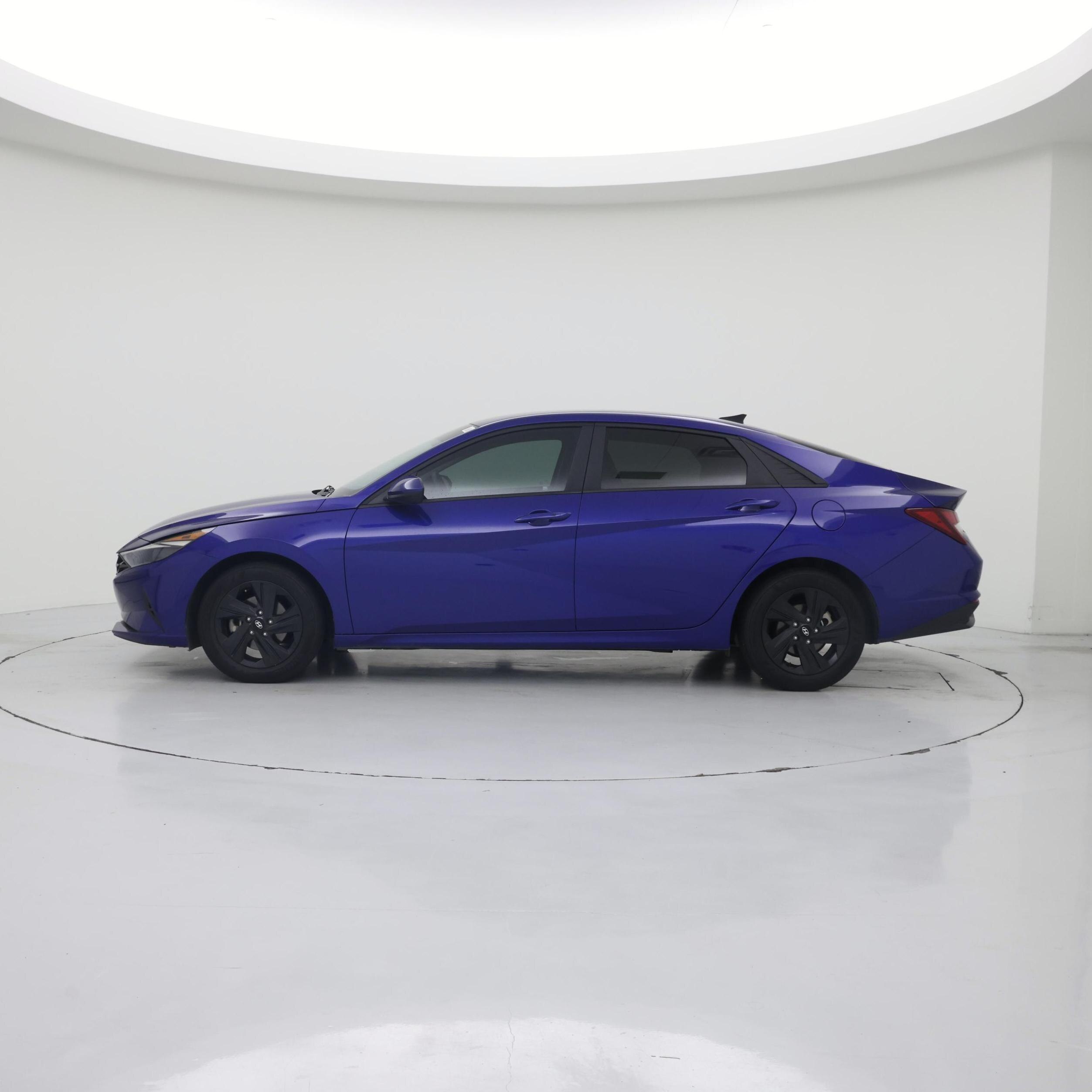 Thumbnail: 2023 Hyundai Elantra - 3