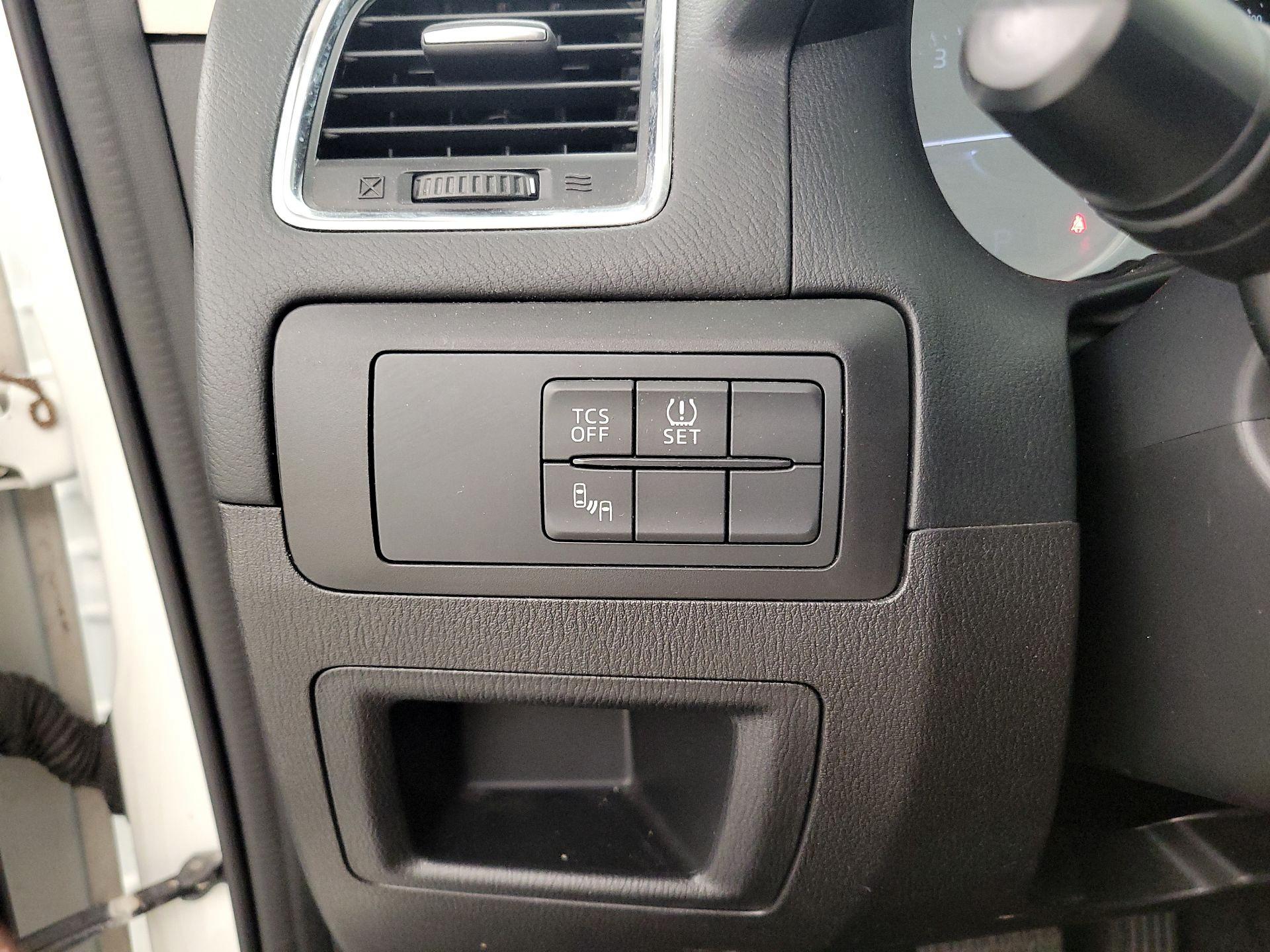 Thumbnail: 2016 Mazda CX-5 - 13