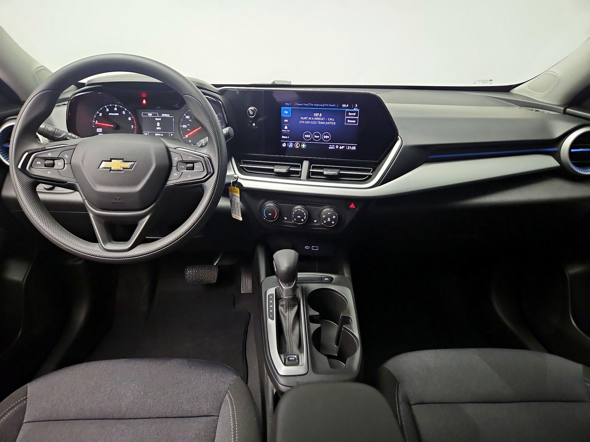 Thumbnail: 2025 Chevrolet Trax - 9