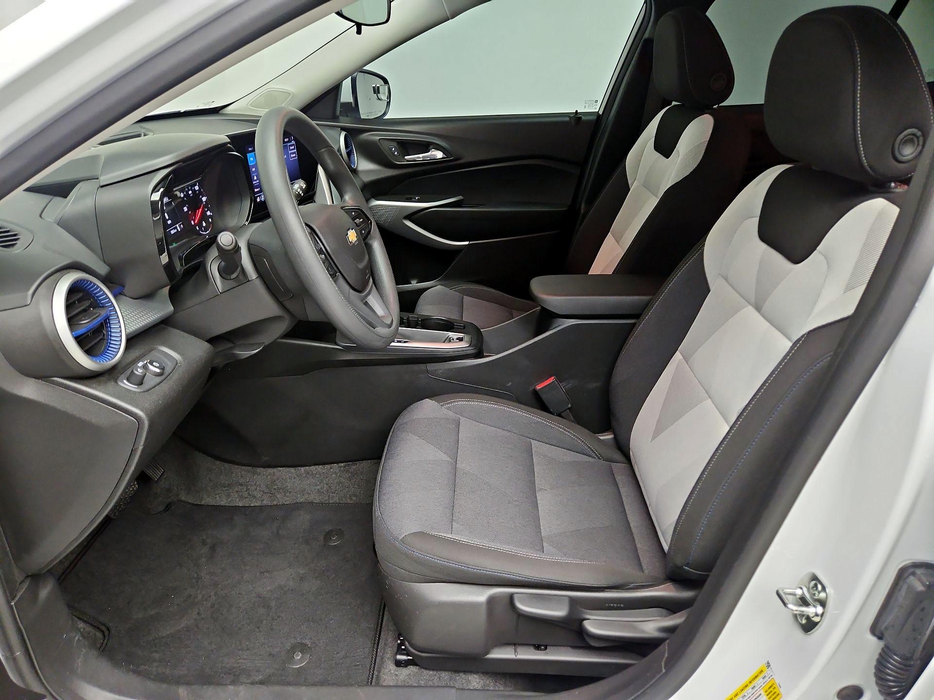 Thumbnail: 2025 Chevrolet Trax - 11