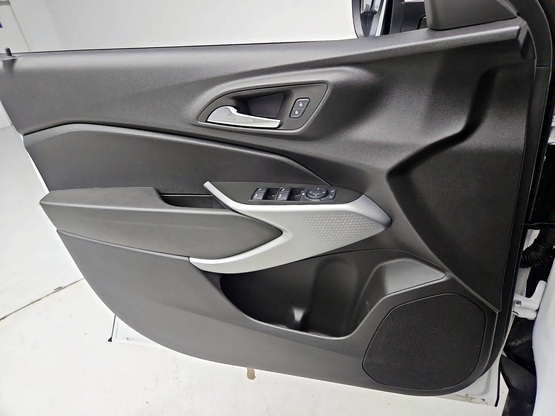 Thumbnail: 2025 Chevrolet Trax - 12