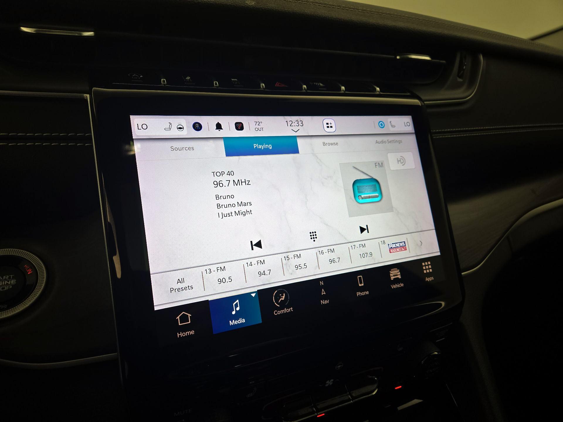 Thumbnail: 2022 Jeep Grand Cherokee L - 16