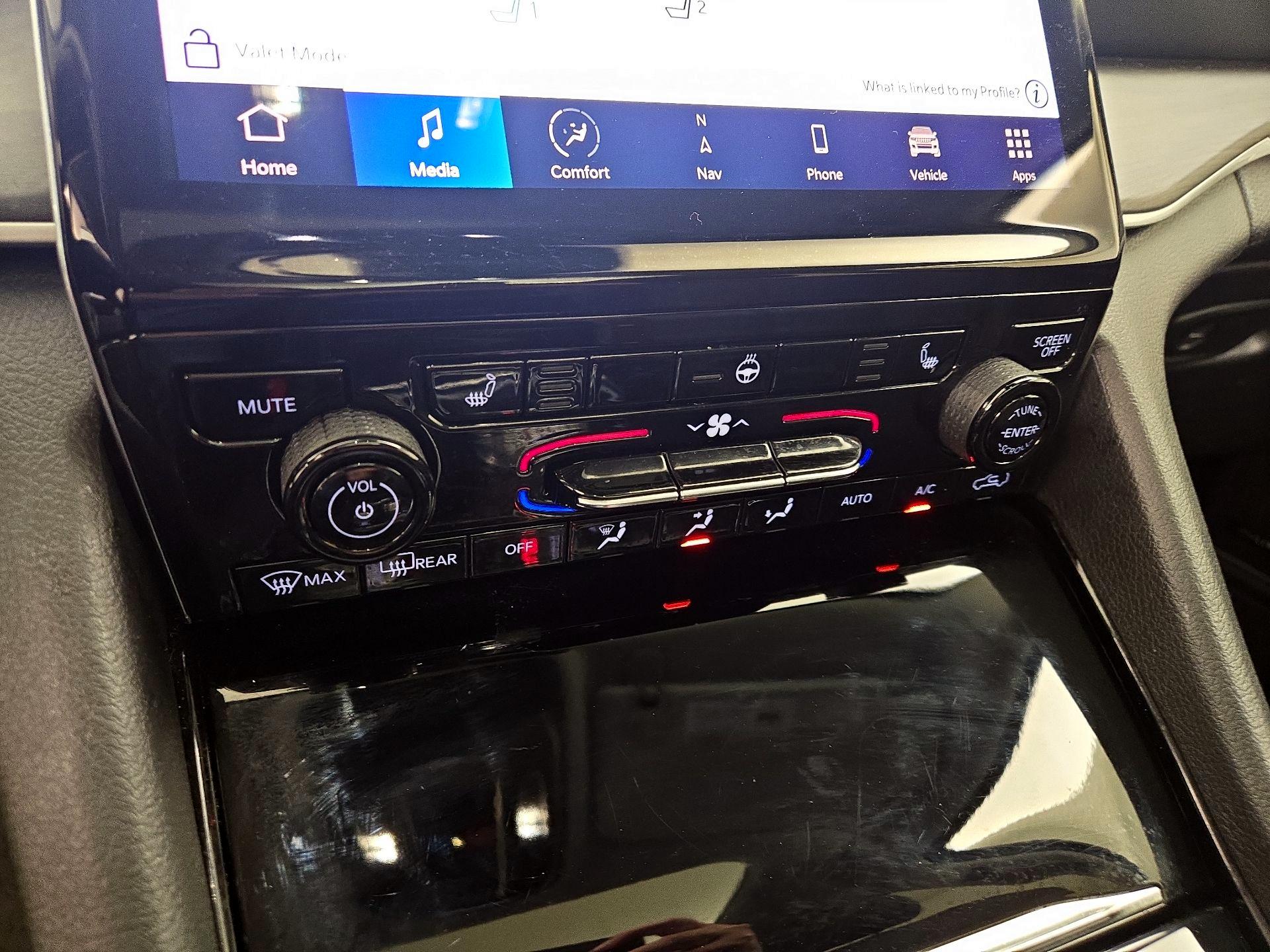 Thumbnail: 2022 Jeep Grand Cherokee L - 17