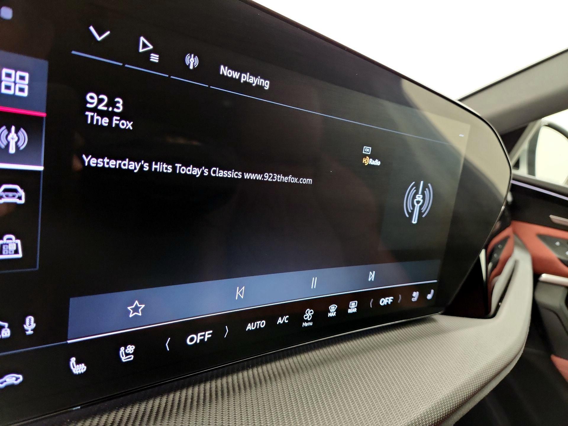 Thumbnail: 2025 Audi SQ5 - 15