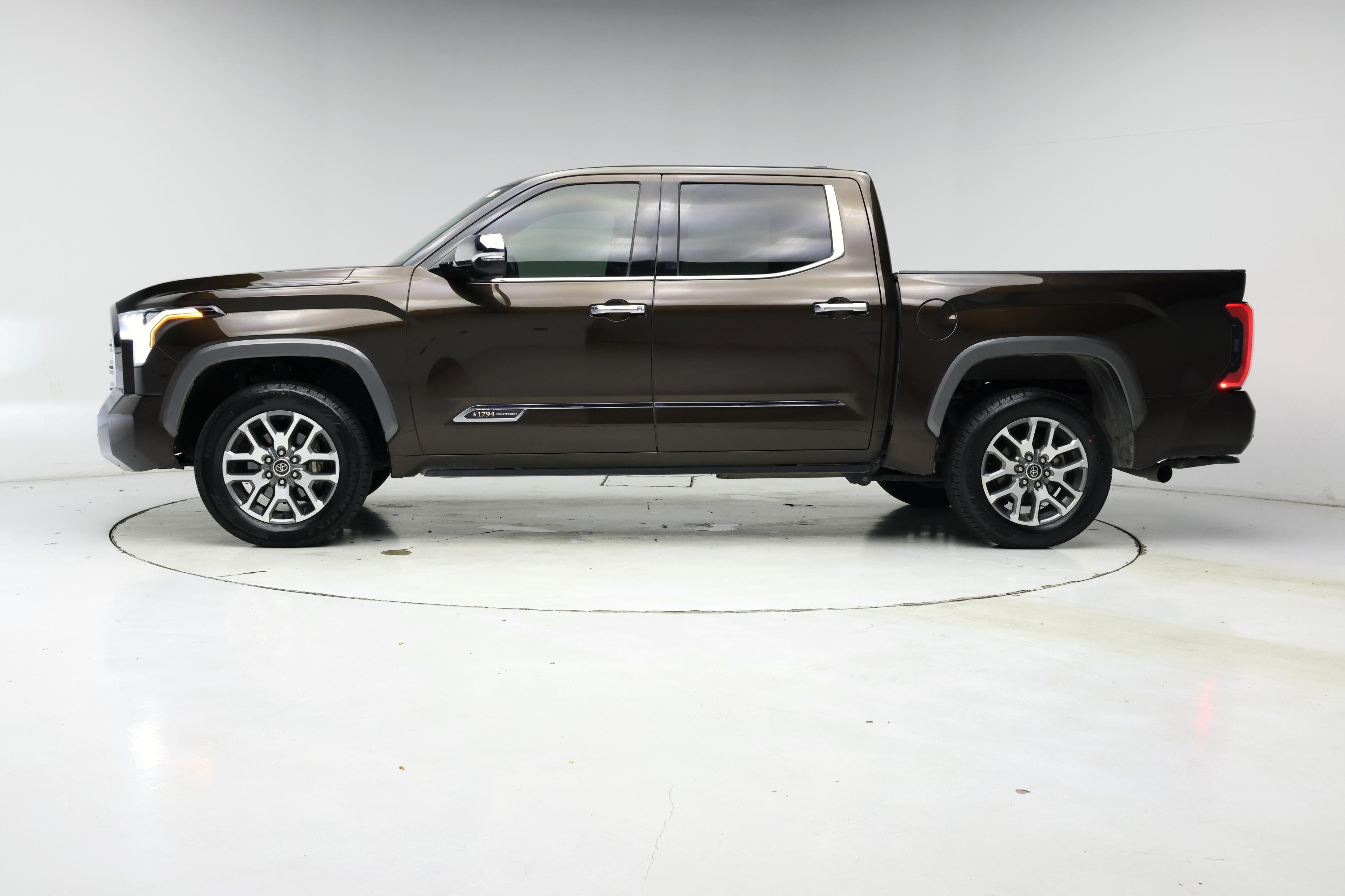 Thumbnail: 2022 Toyota Tundra - 3