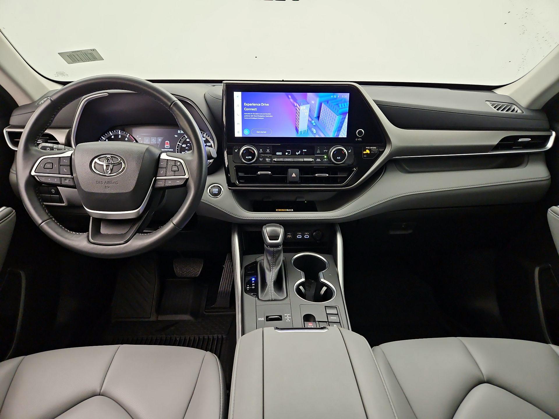 Thumbnail: 2023 Toyota Highlander - 9