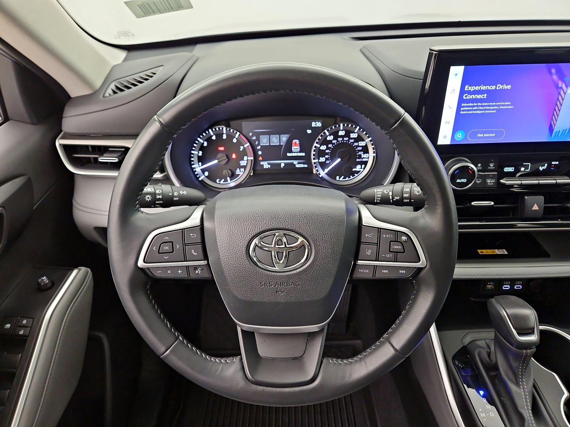 Thumbnail: 2023 Toyota Highlander - 10