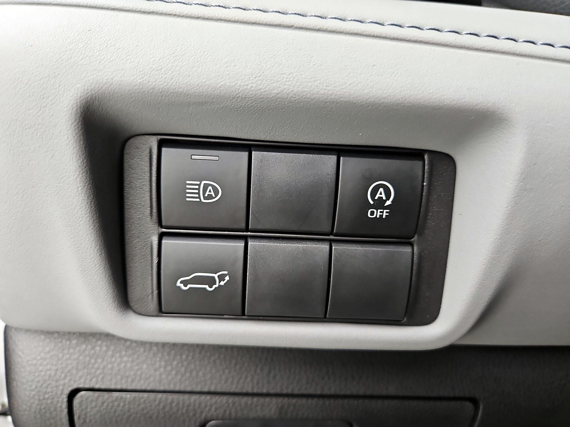 Thumbnail: 2023 Toyota Highlander - 13