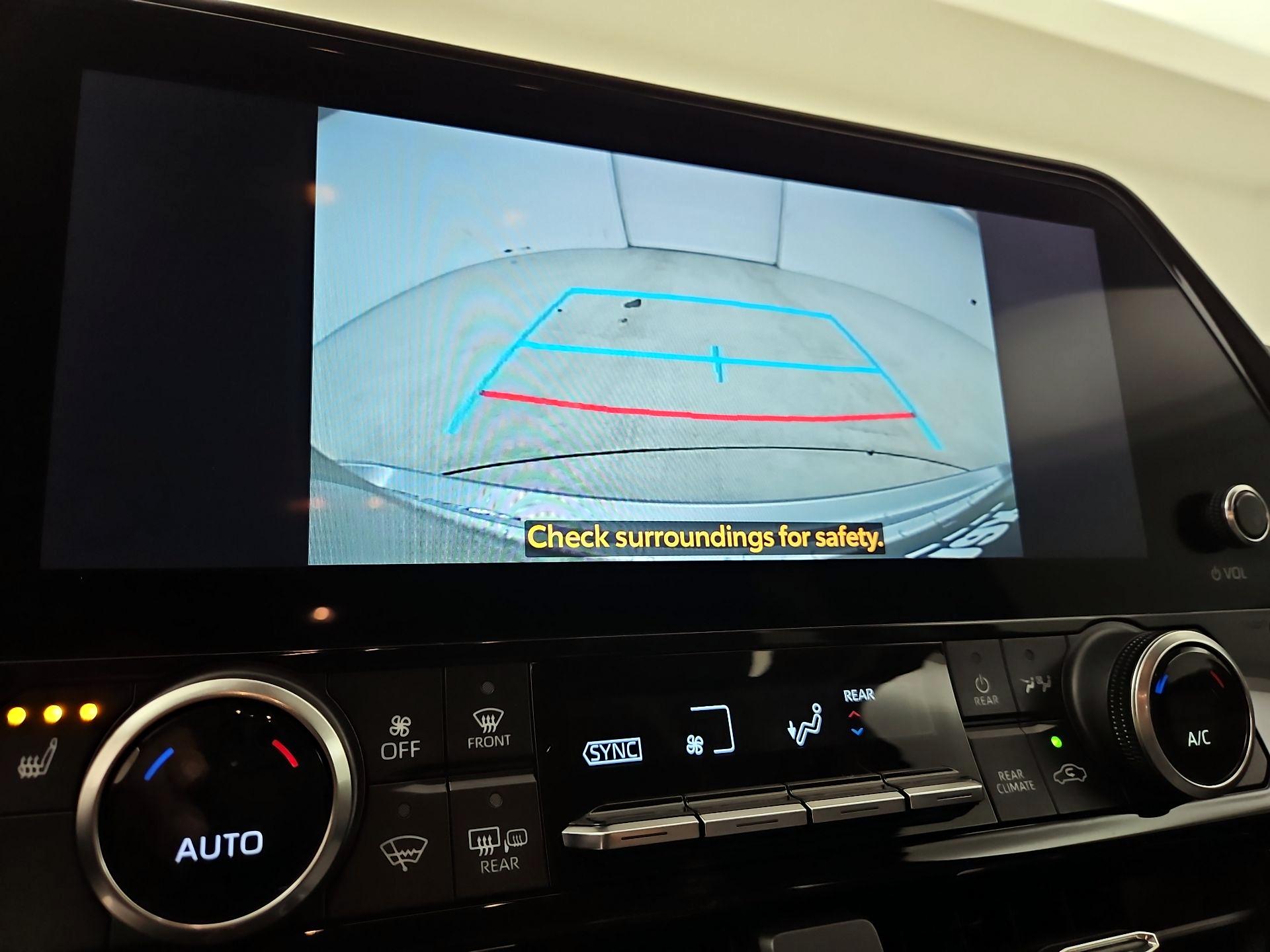 Thumbnail: 2023 Toyota Highlander - 15