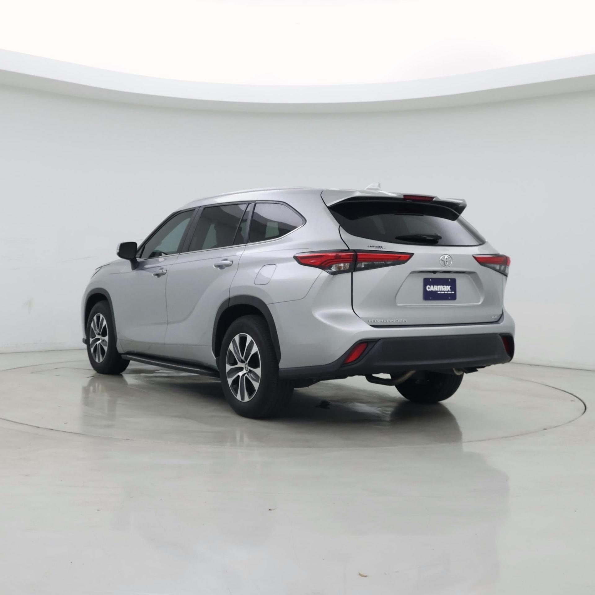 Thumbnail: 2023 Toyota Highlander - 2