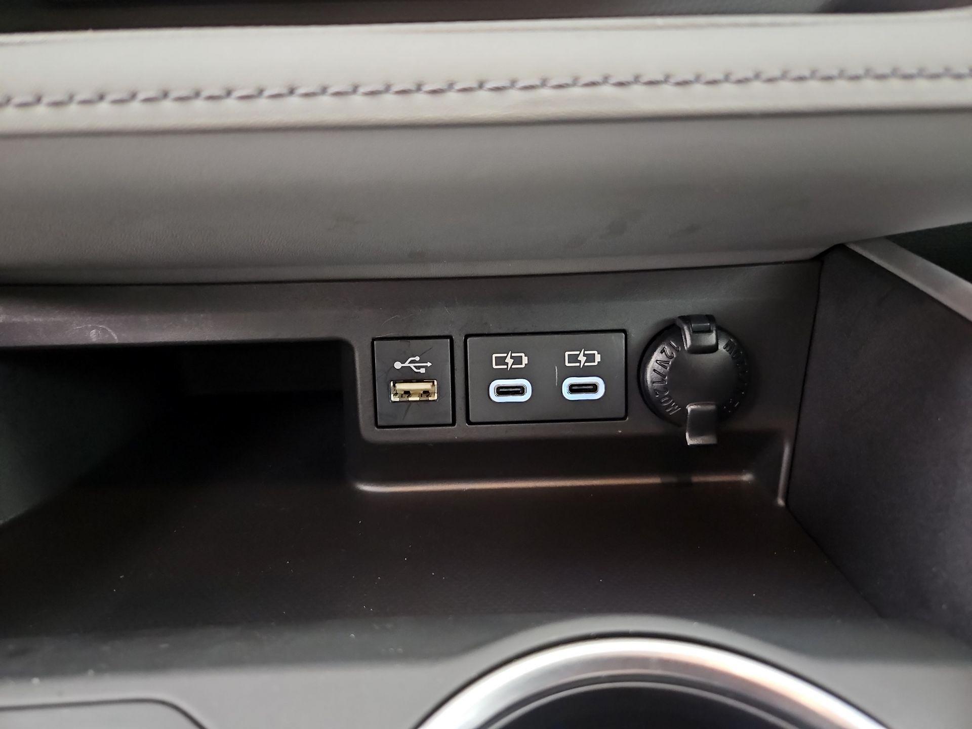 Thumbnail: 2023 Toyota Highlander - 19