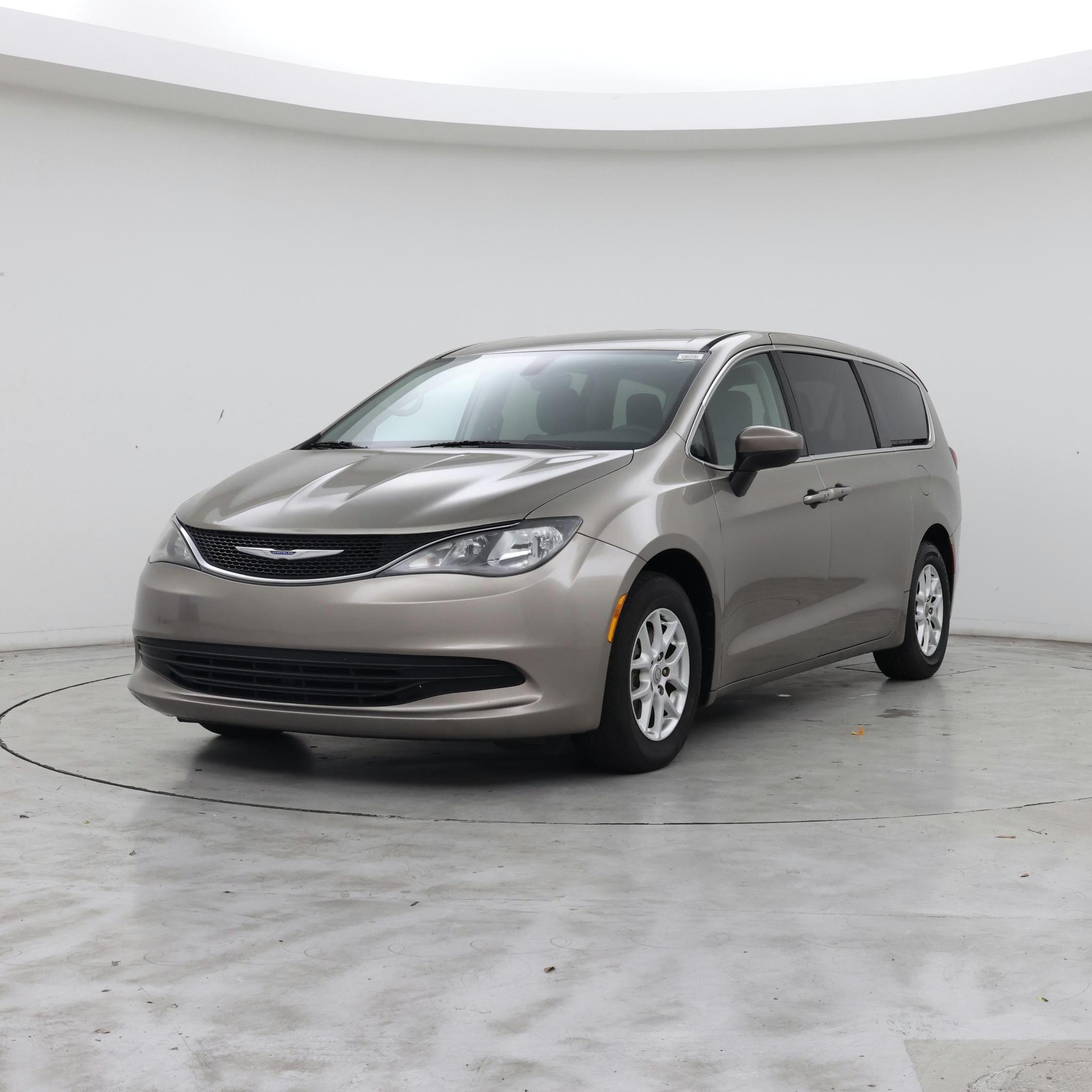 Thumbnail: 2017 Chrysler Pacifica - 4