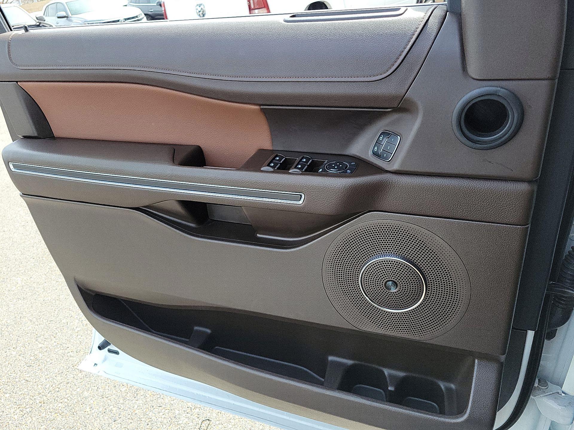 Thumbnail: 2023 Ford Expedition - 10