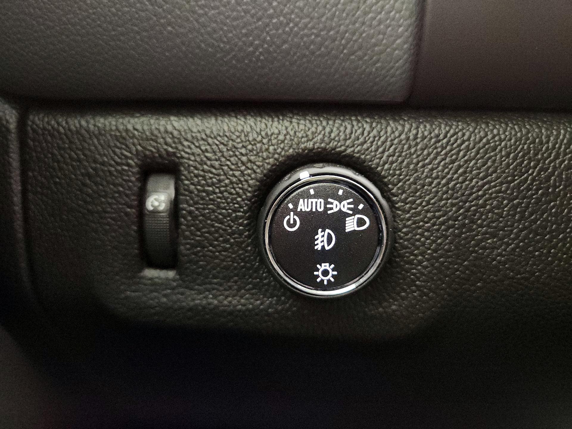 Thumbnail: 2017 Chevrolet Colorado - 13