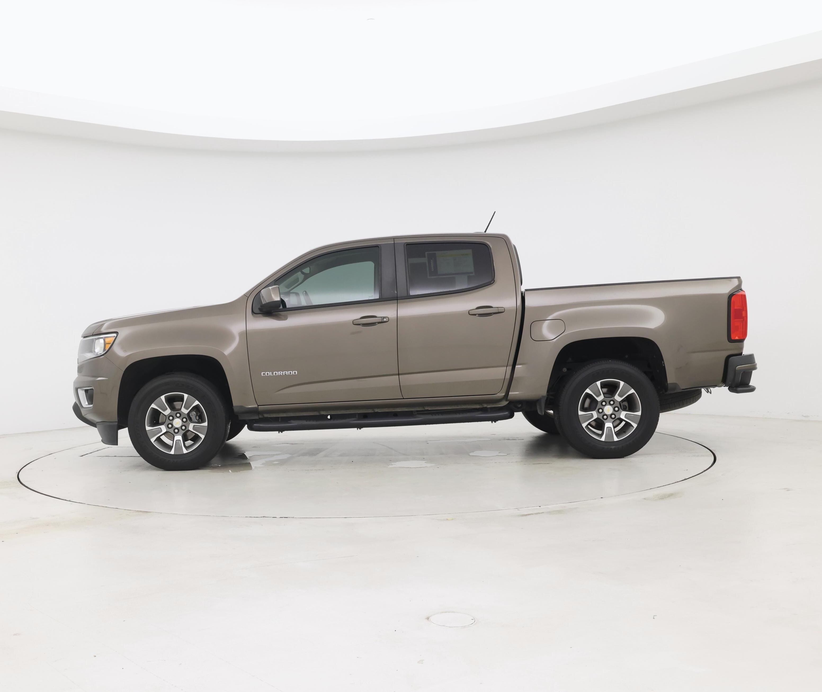 Thumbnail: 2017 Chevrolet Colorado - 3