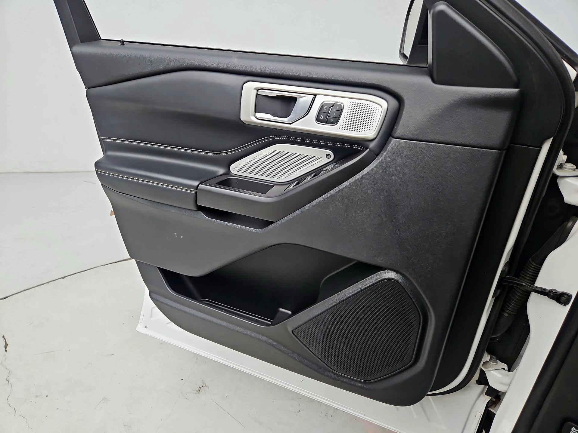 Thumbnail: 2020 Ford Explorer - 12