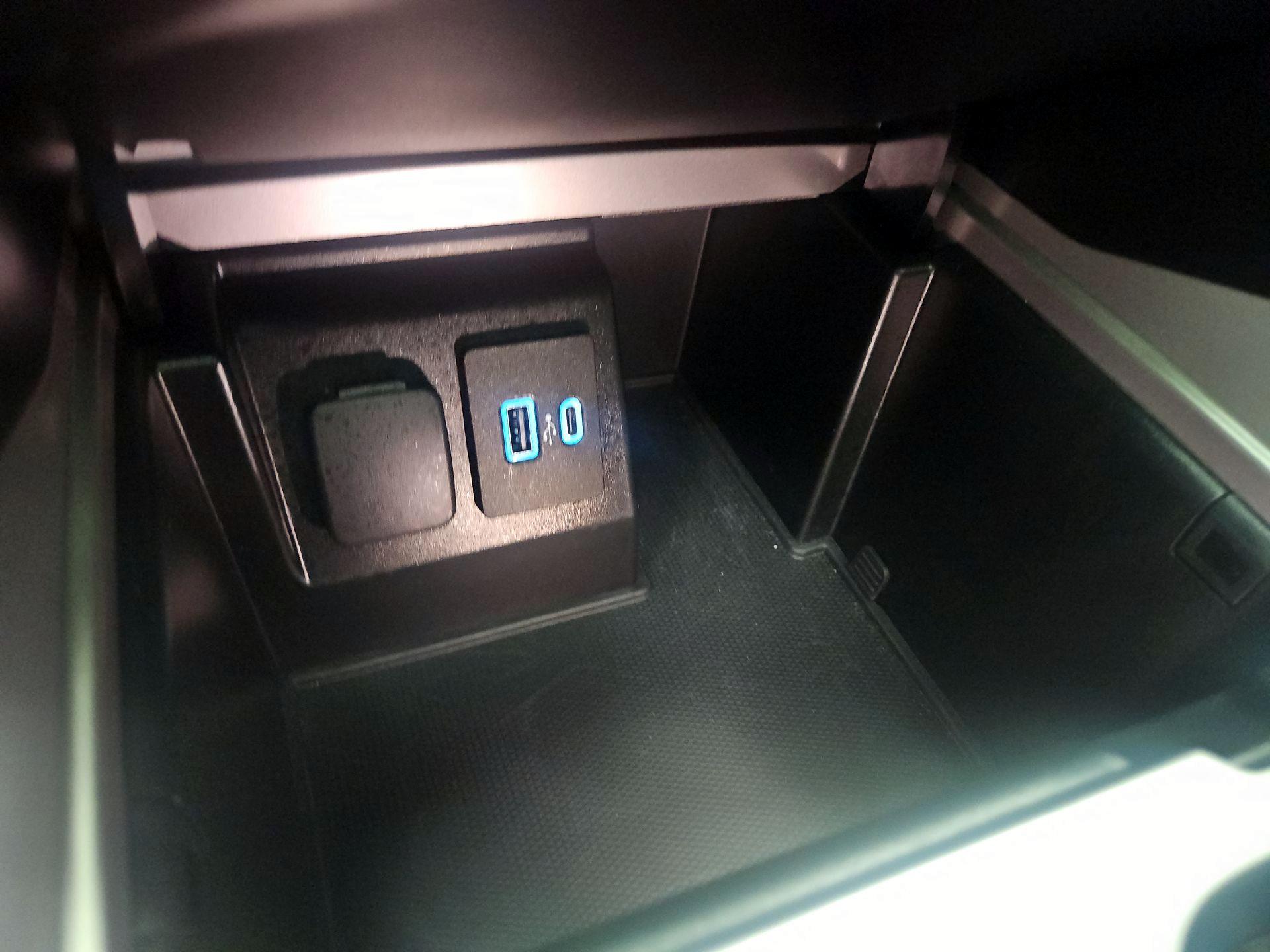 Thumbnail: 2020 Ford Explorer - 19