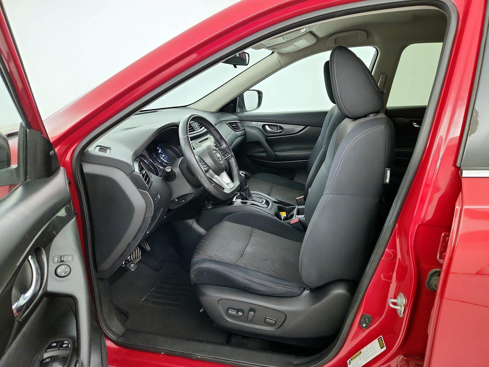 Thumbnail: 2017 Nissan Rogue - 11