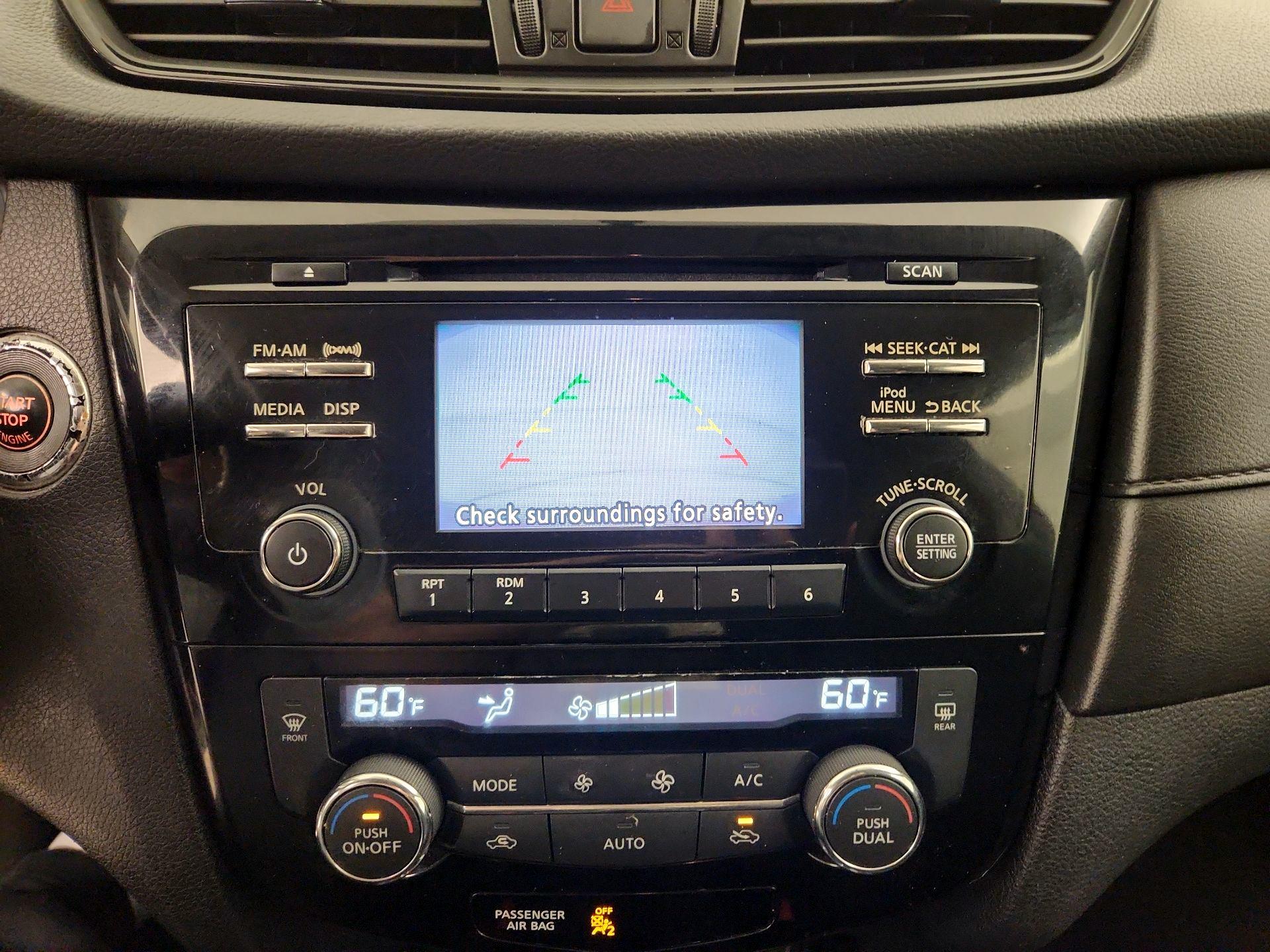 Thumbnail: 2017 Nissan Rogue - 14