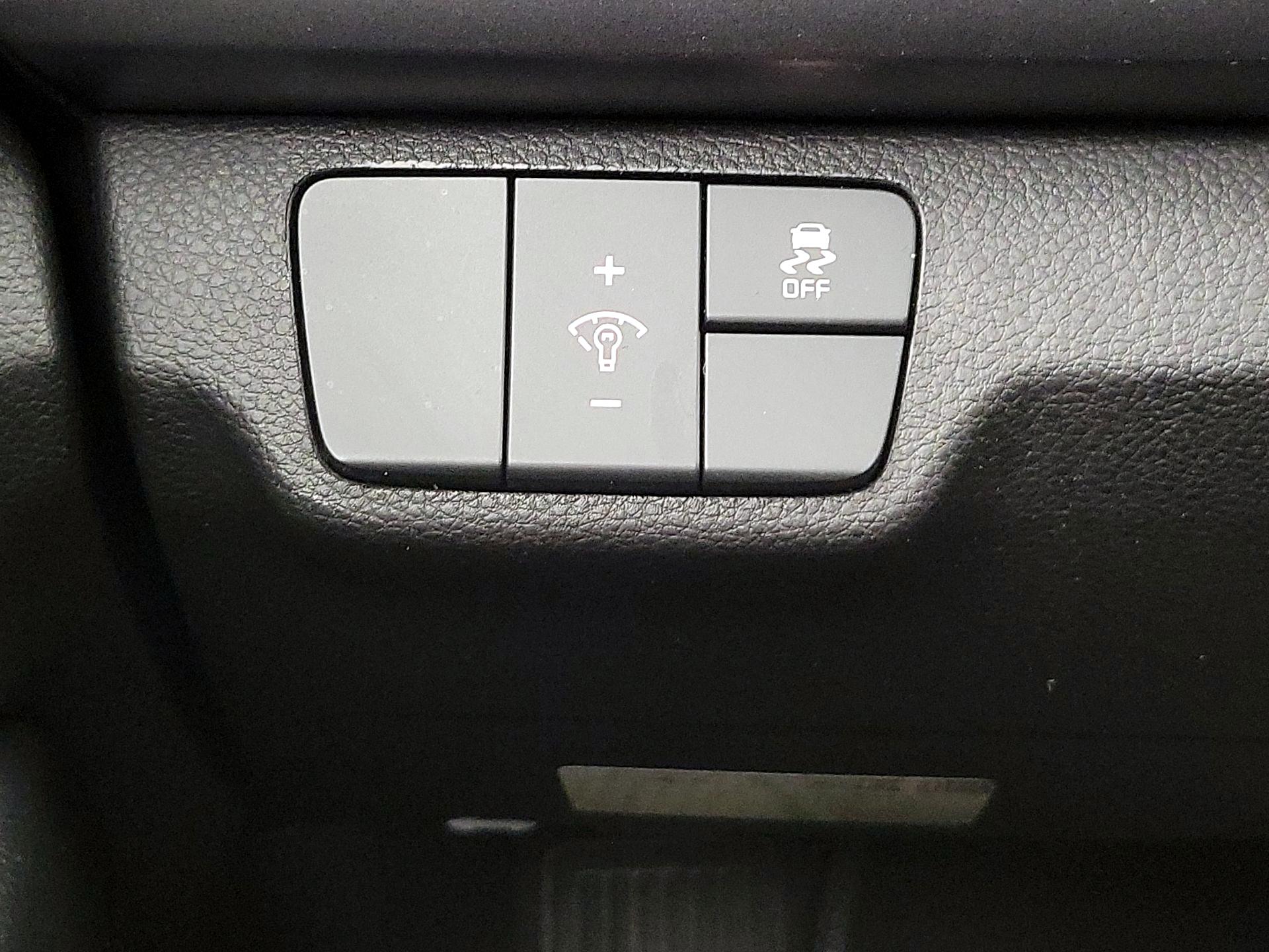 Thumbnail: 2021 Kia Rio - 13