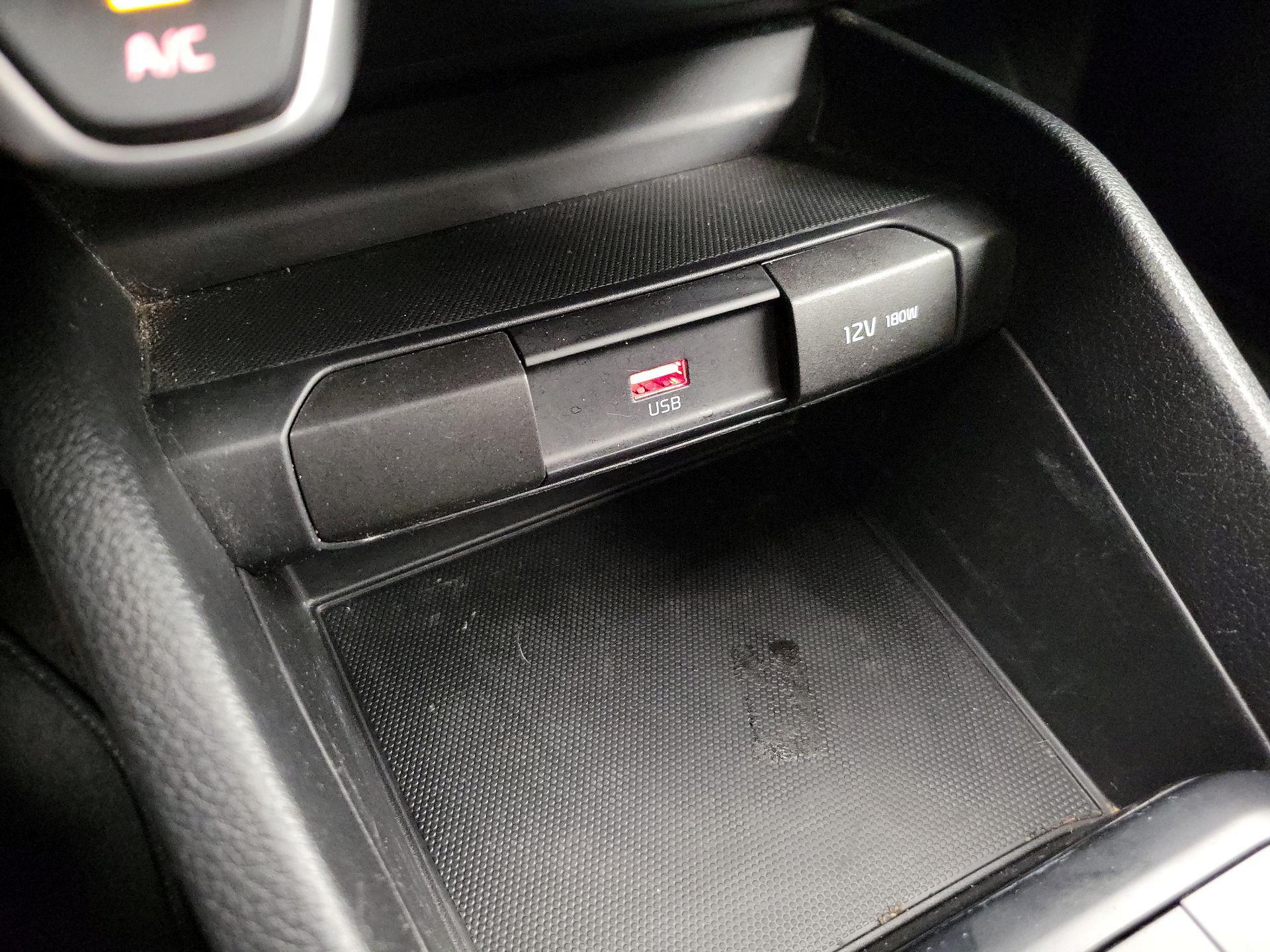 Thumbnail: 2021 Kia Rio - 18