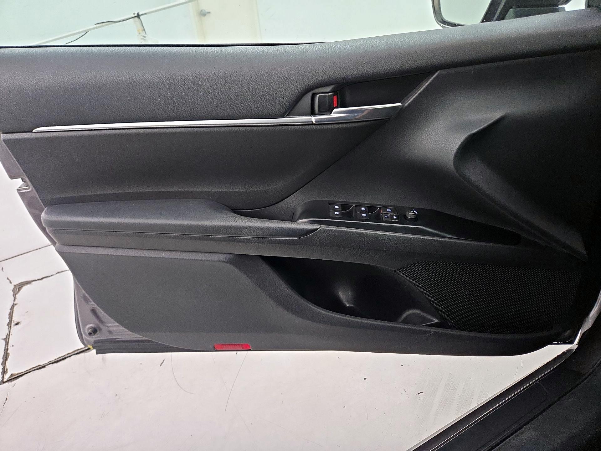 Thumbnail: 2020 Toyota Camry - 12