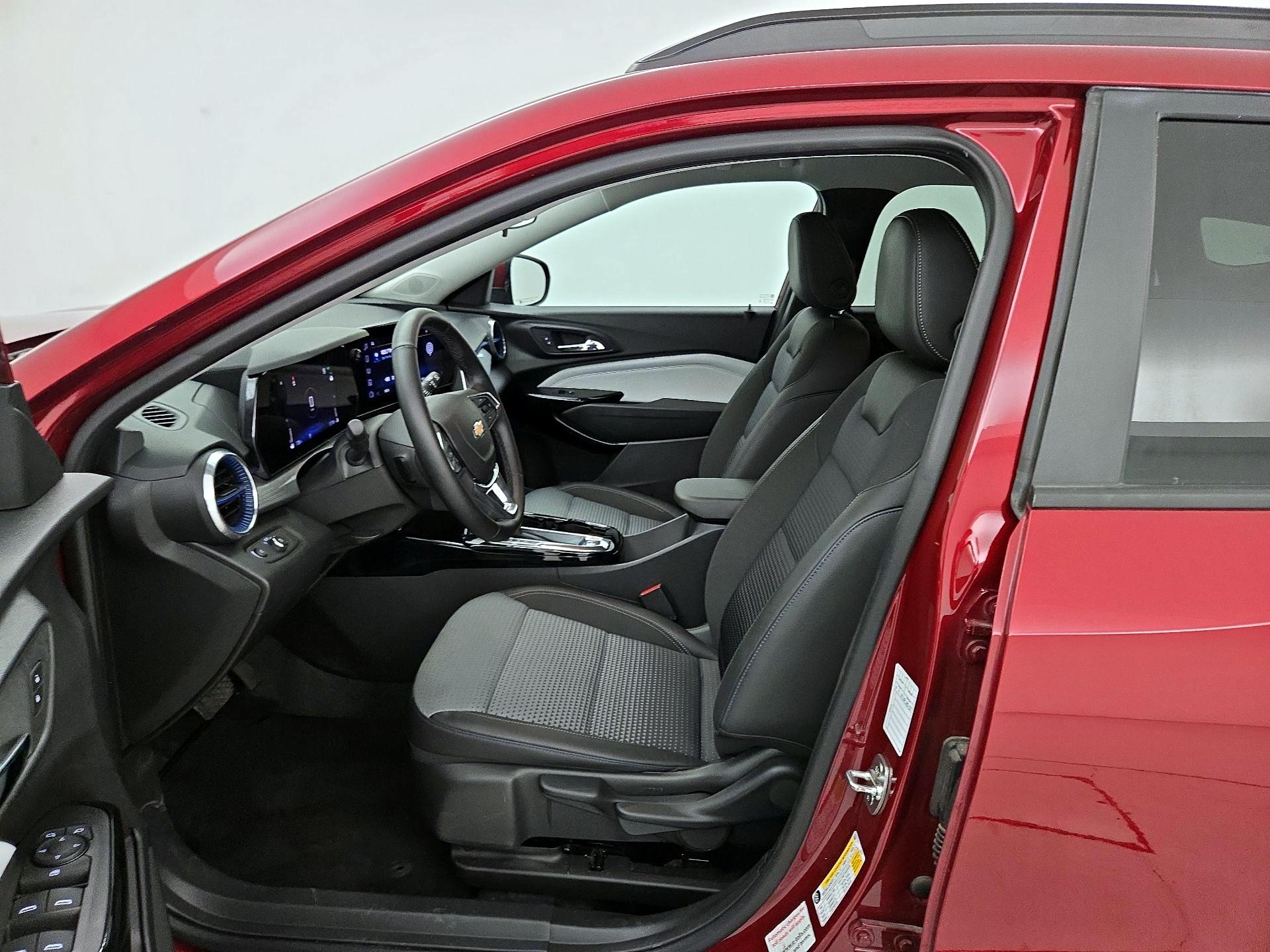 Thumbnail: 2025 Chevrolet Trax - 11