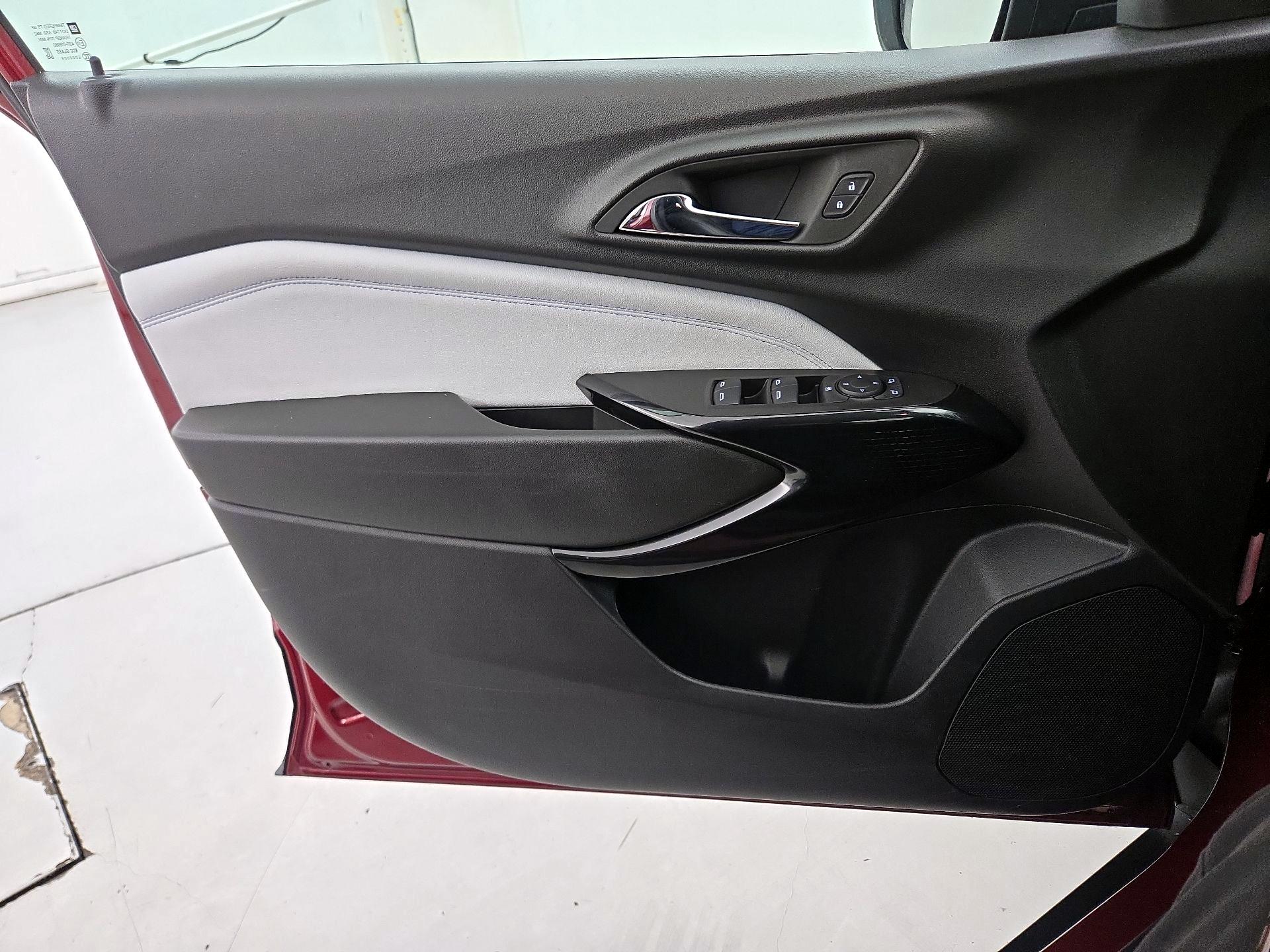 Thumbnail: 2025 Chevrolet Trax - 12