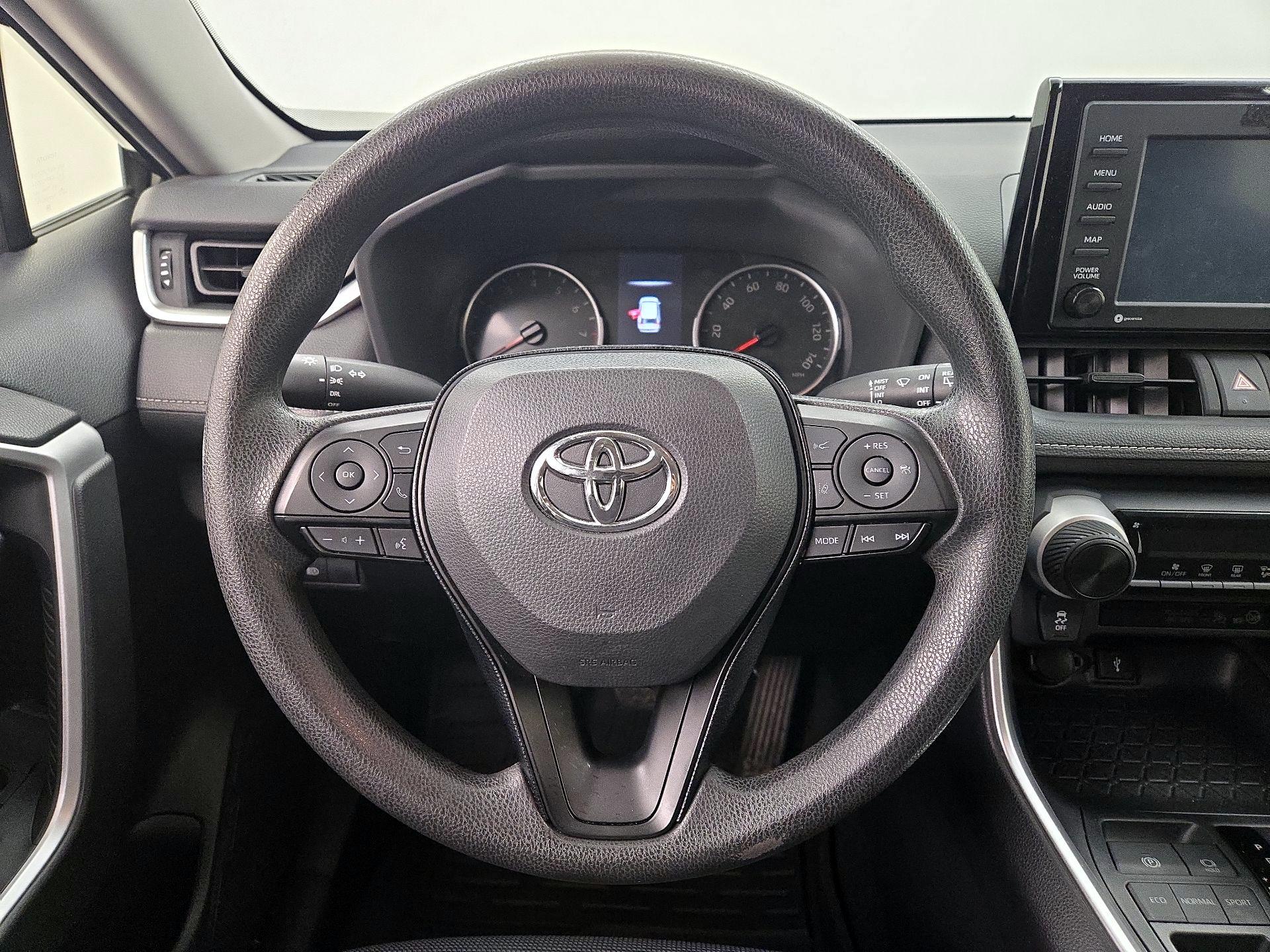 Thumbnail: 2020 Toyota RAV4 - 10