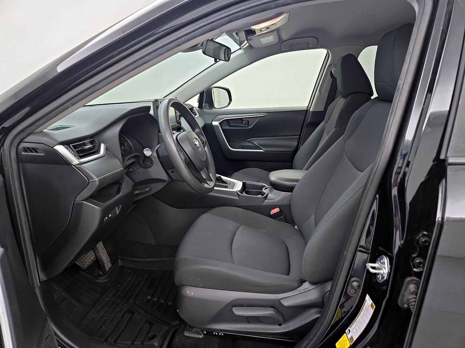 Thumbnail: 2020 Toyota RAV4 - 11