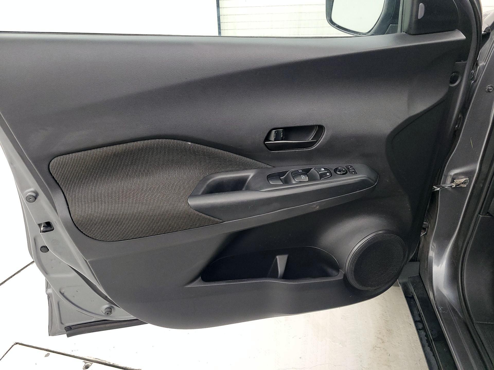 Thumbnail: 2020 Nissan Kicks - 12