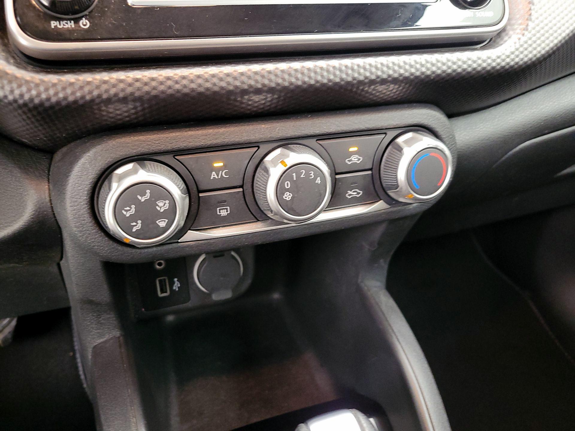 Thumbnail: 2020 Nissan Kicks - 16