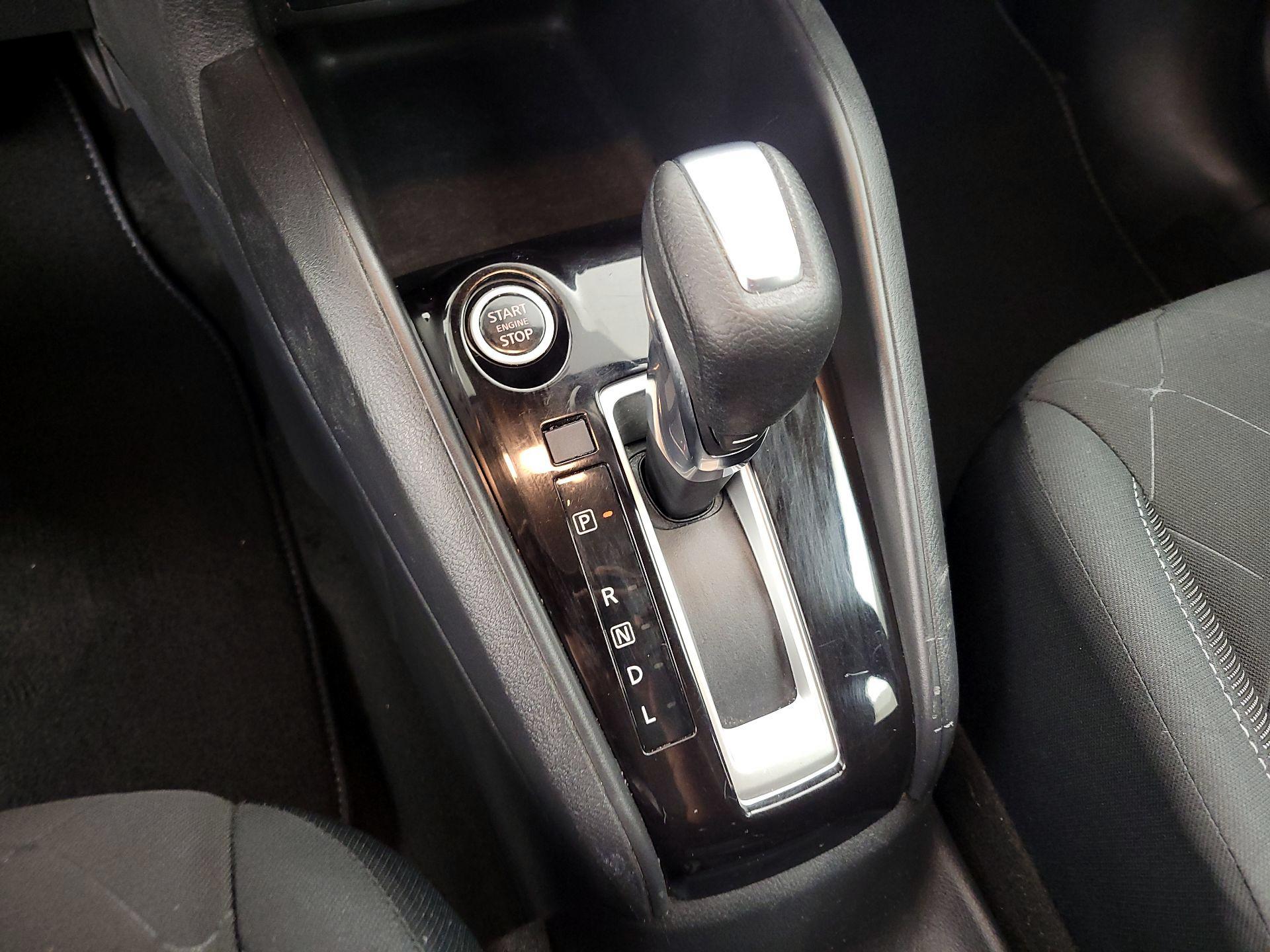 Thumbnail: 2020 Nissan Kicks - 17