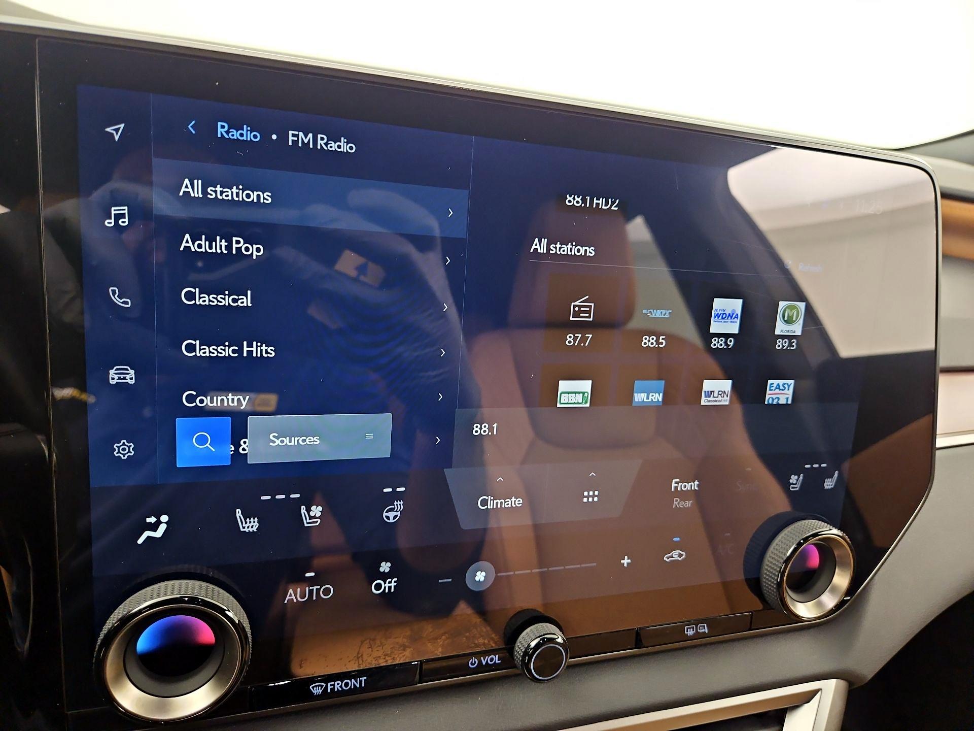 Thumbnail: 2025 Lexus RX - 15