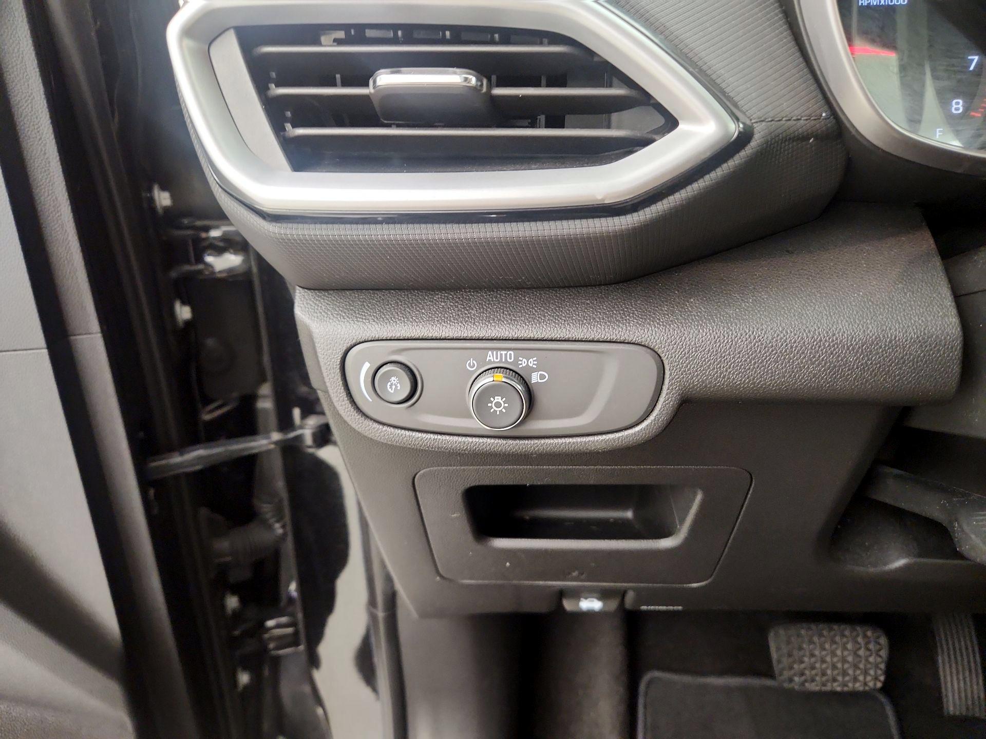 Thumbnail: 2023 Chevrolet TrailBlazer - 13