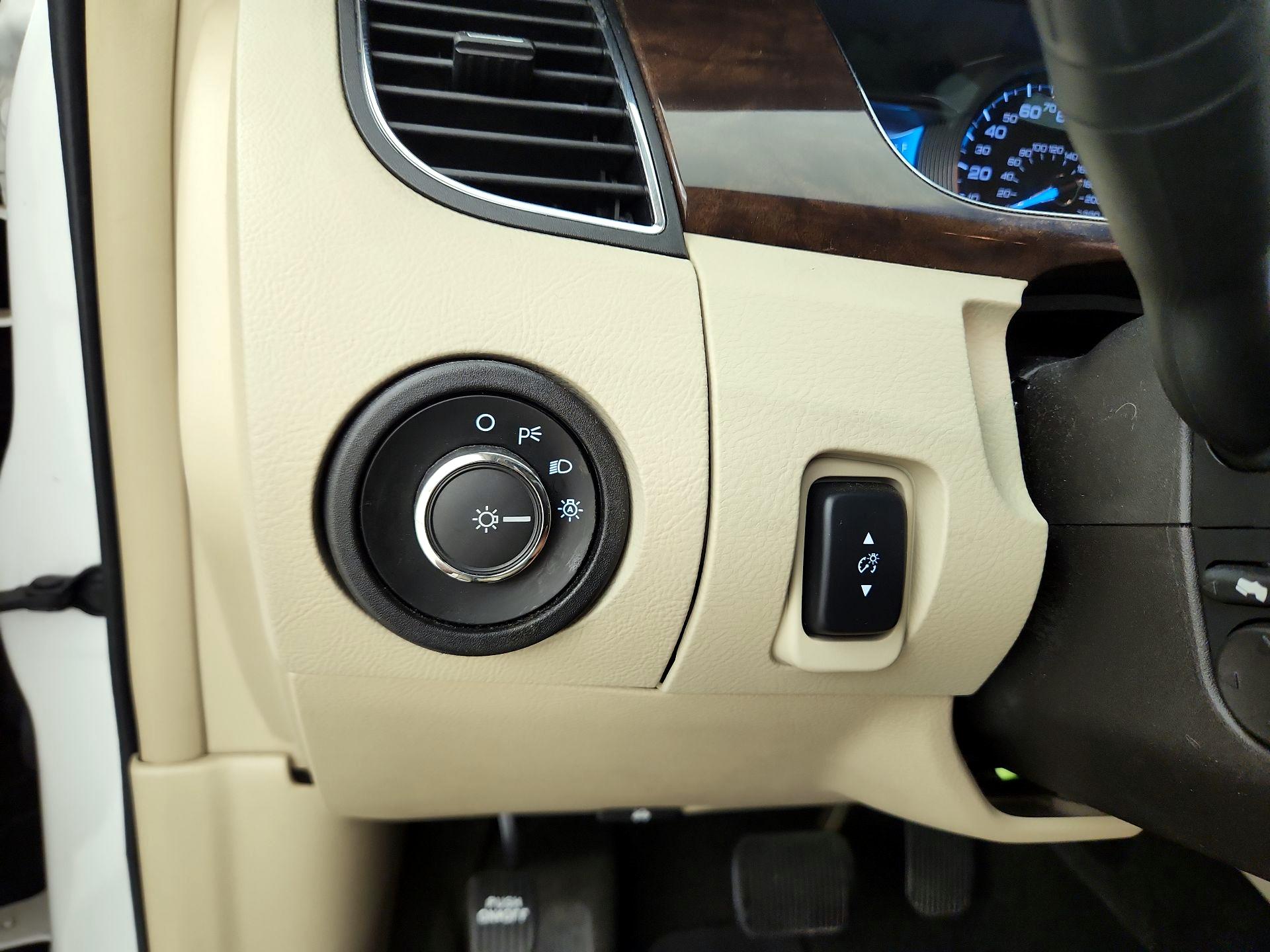 Thumbnail: 2014 Ford Taurus - 13