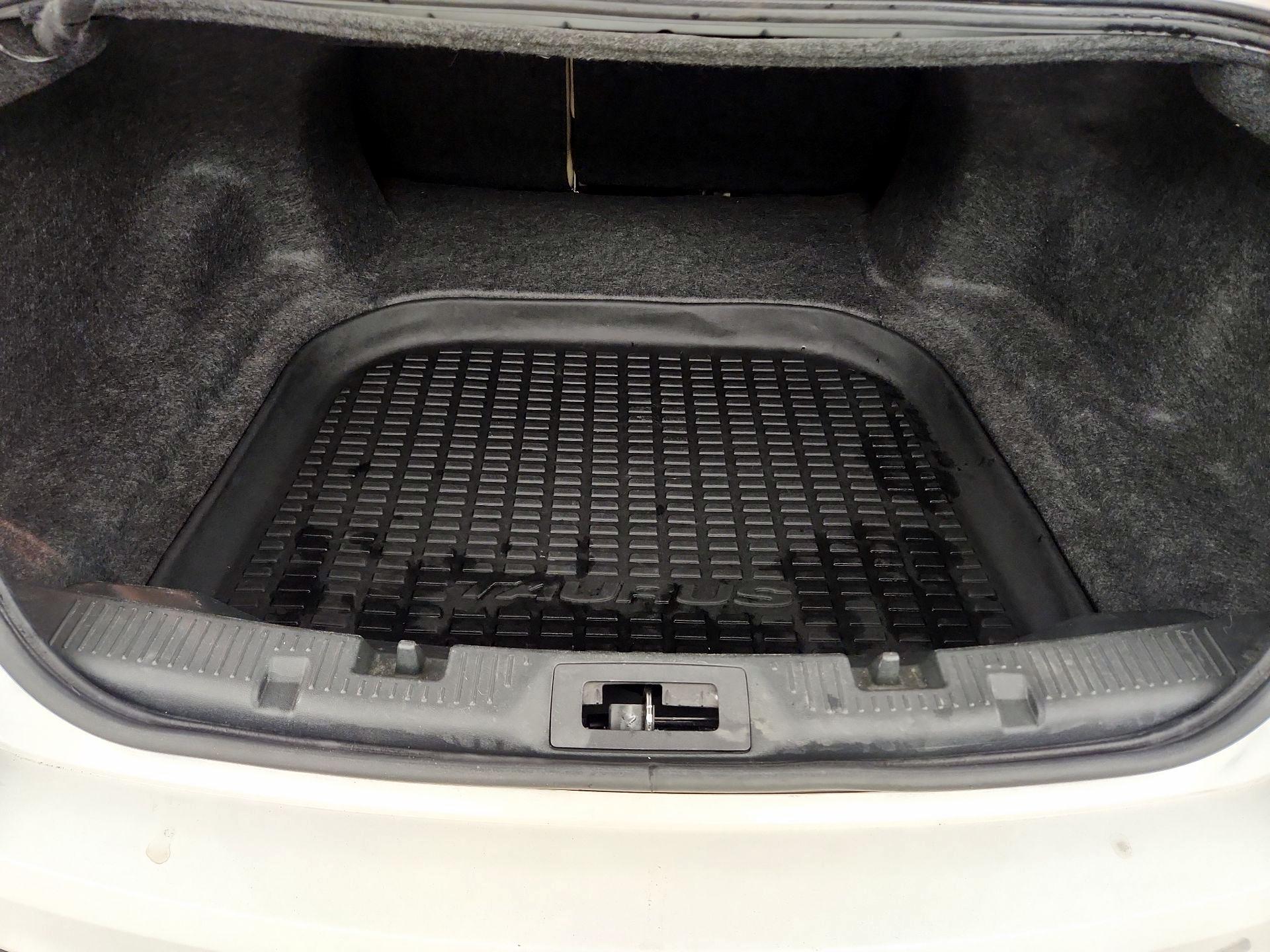 Thumbnail: 2014 Ford Taurus - 20