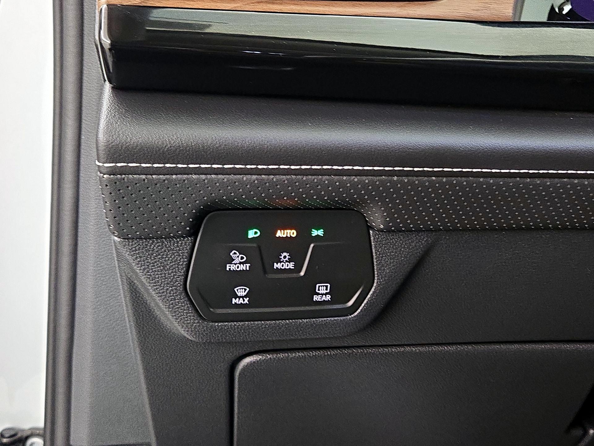 Thumbnail: 2025 Volkswagen Atlas - 13