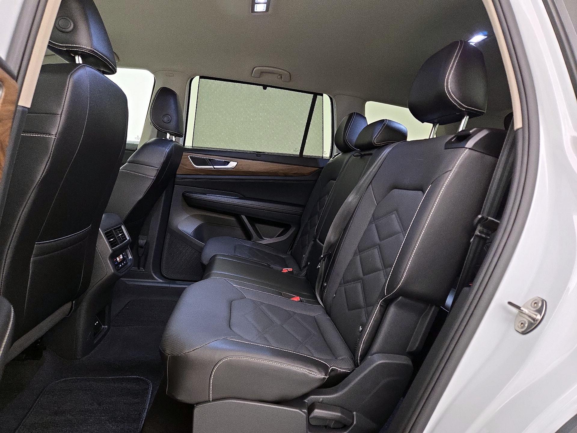 Thumbnail: 2025 Volkswagen Atlas - 19