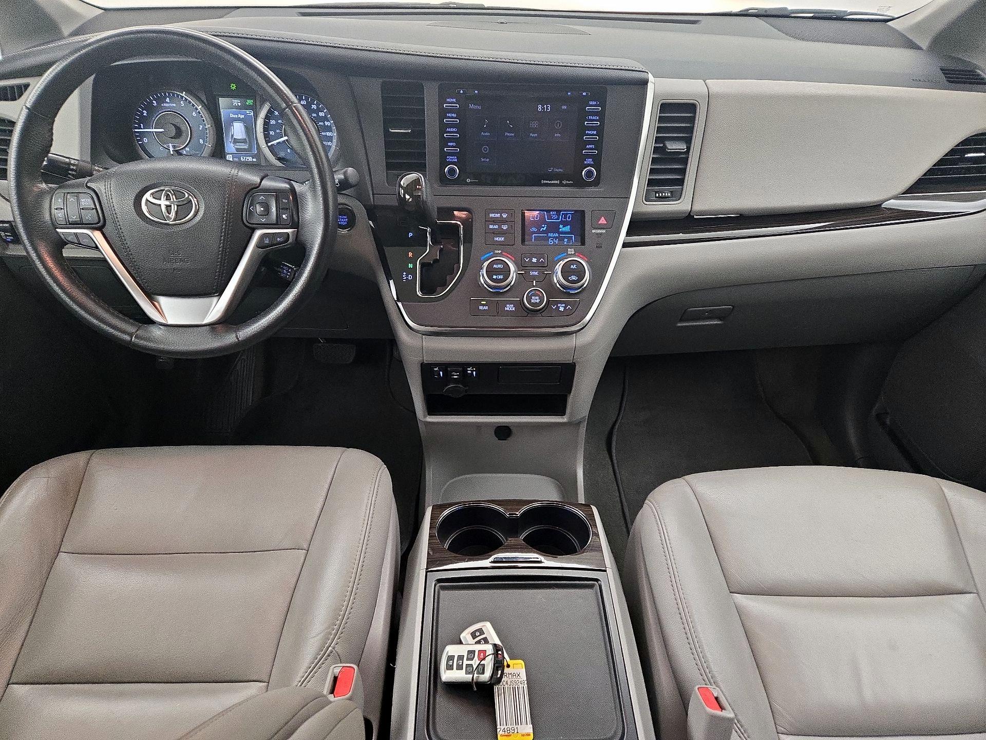 Thumbnail: 2018 Toyota Sienna - 9