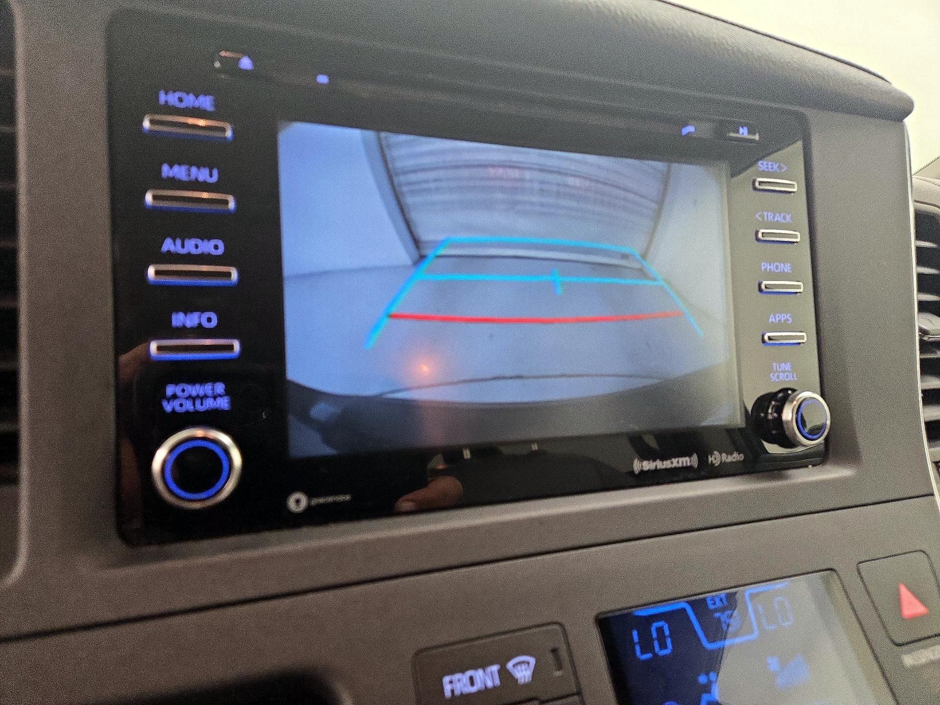 Thumbnail: 2018 Toyota Sienna - 14