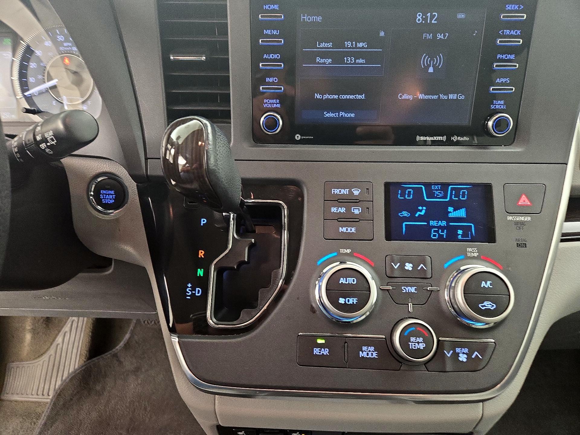 Thumbnail: 2018 Toyota Sienna - 17