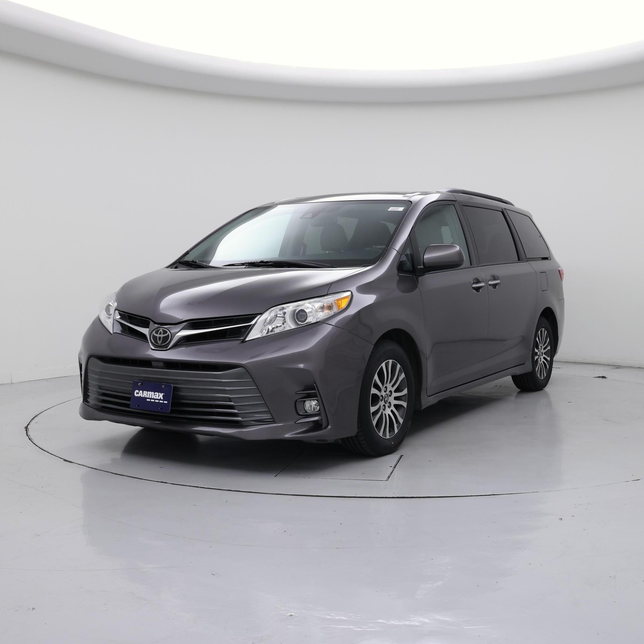 Thumbnail: 2018 Toyota Sienna - 4
