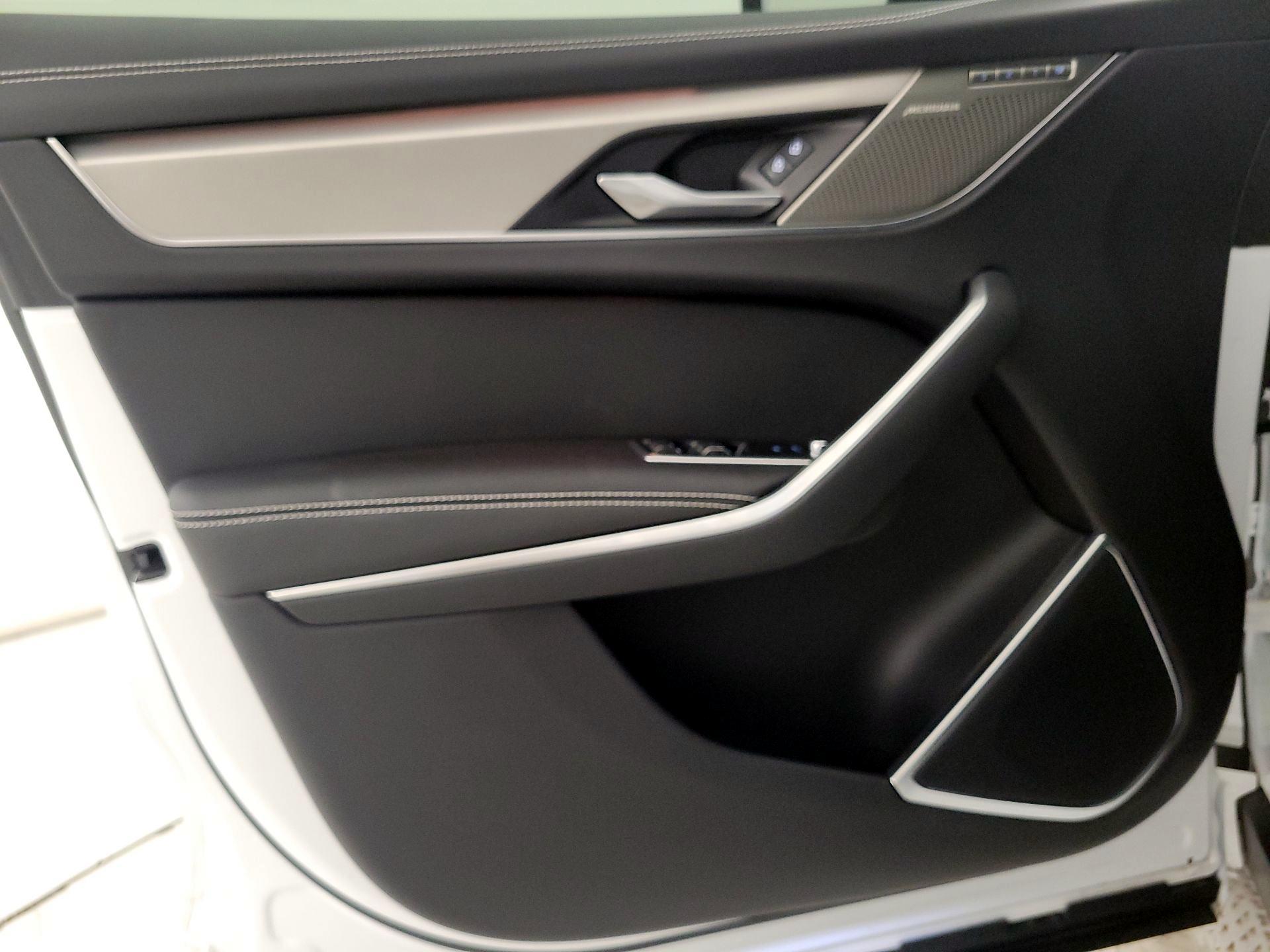 Thumbnail: 2025 Jaguar F-Pace - 12